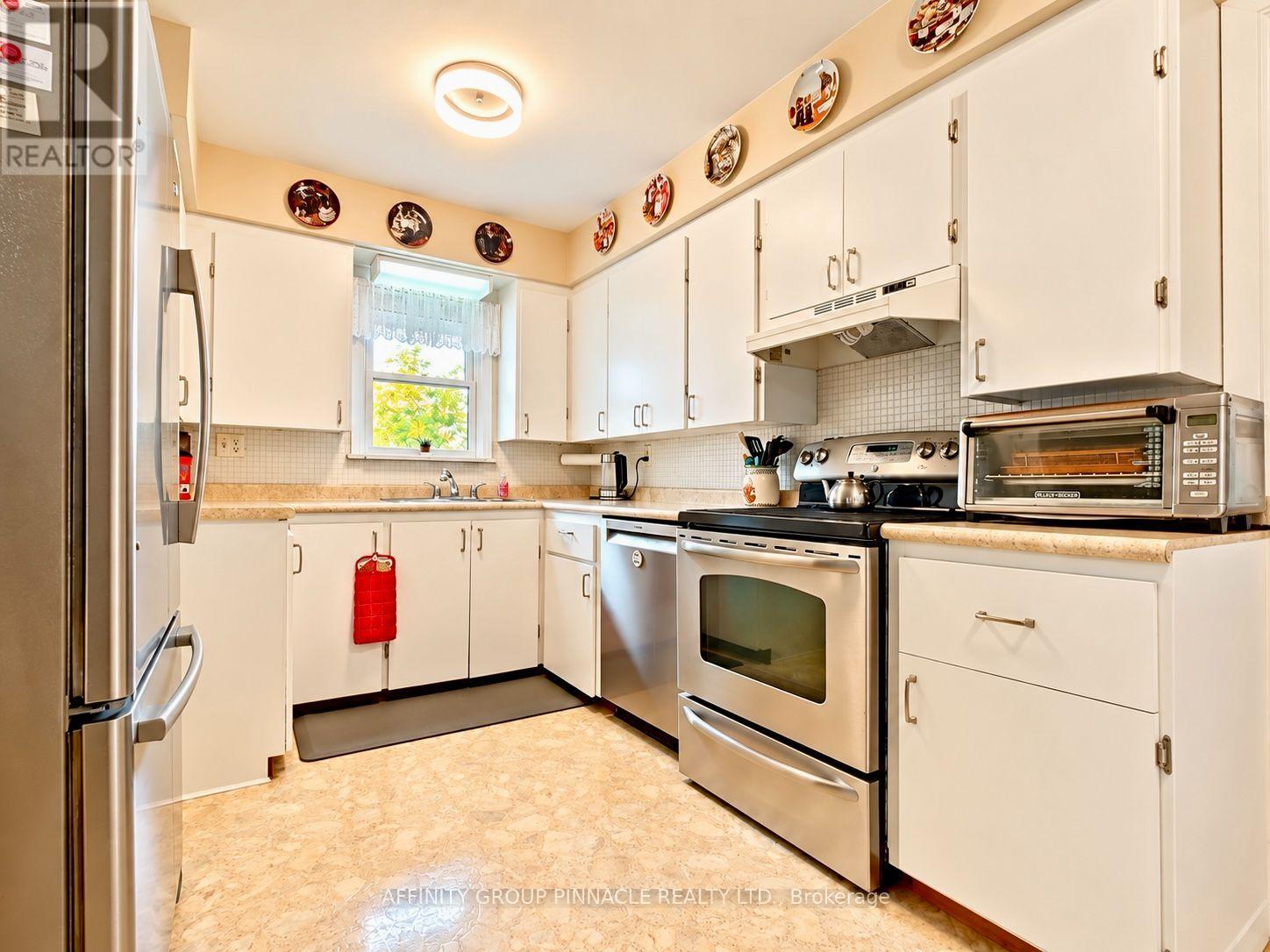 30 Cove Road Property Photo 9