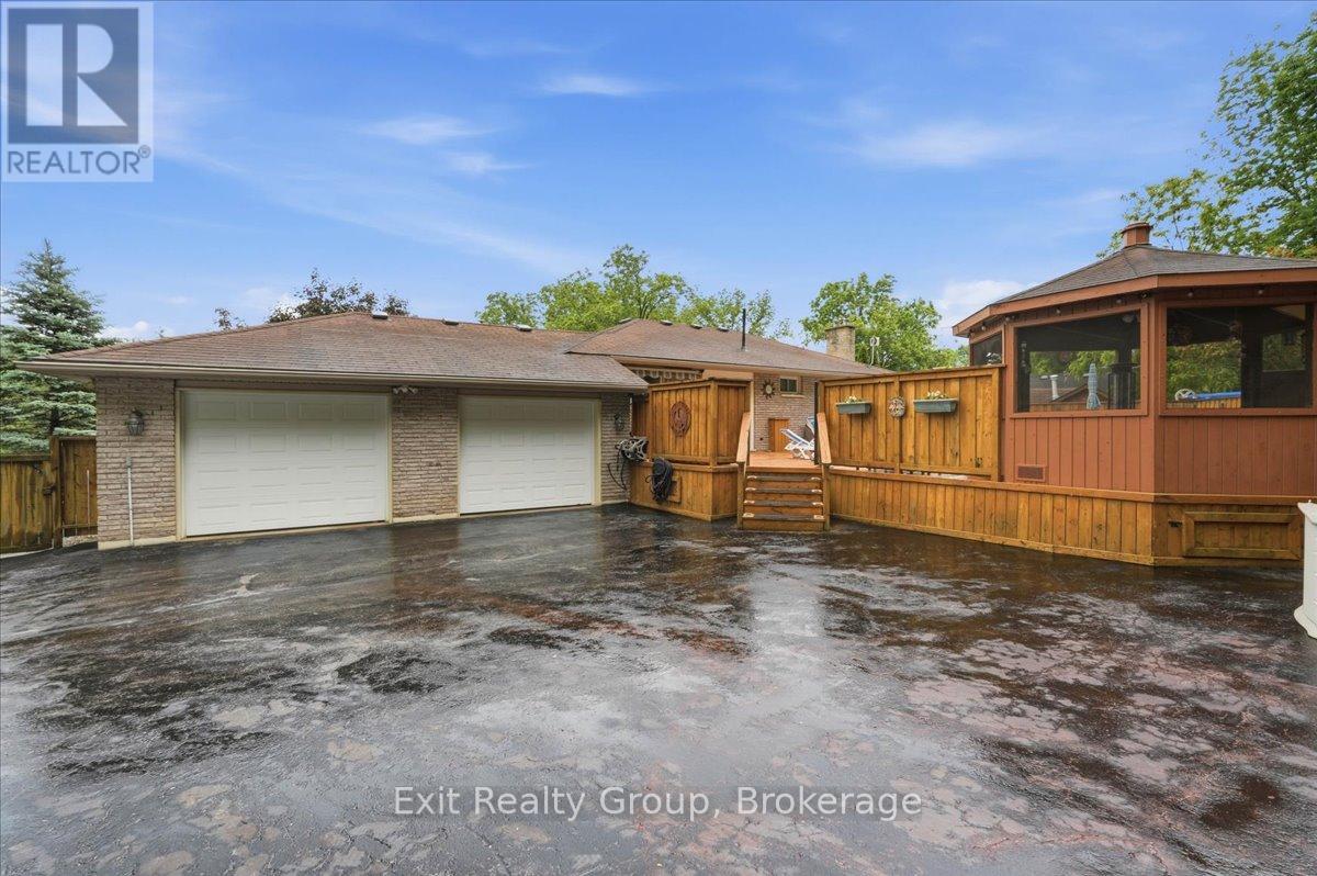 427 Townsend Road Property Photo 3