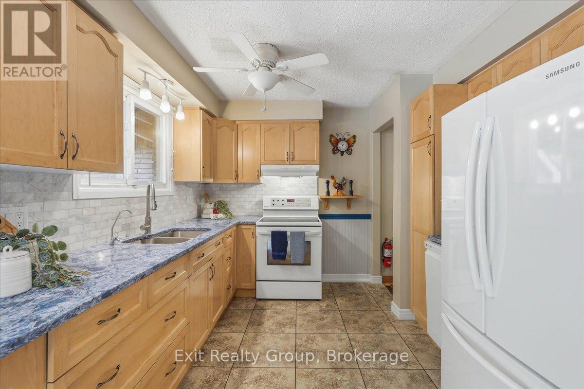 427 Townsend Road Property Photo 7