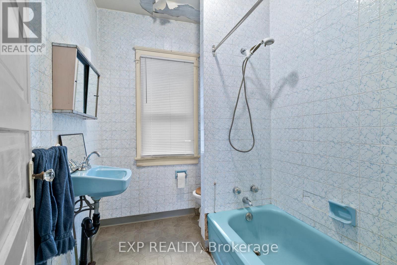 6440 Ker Street Property Photo 9