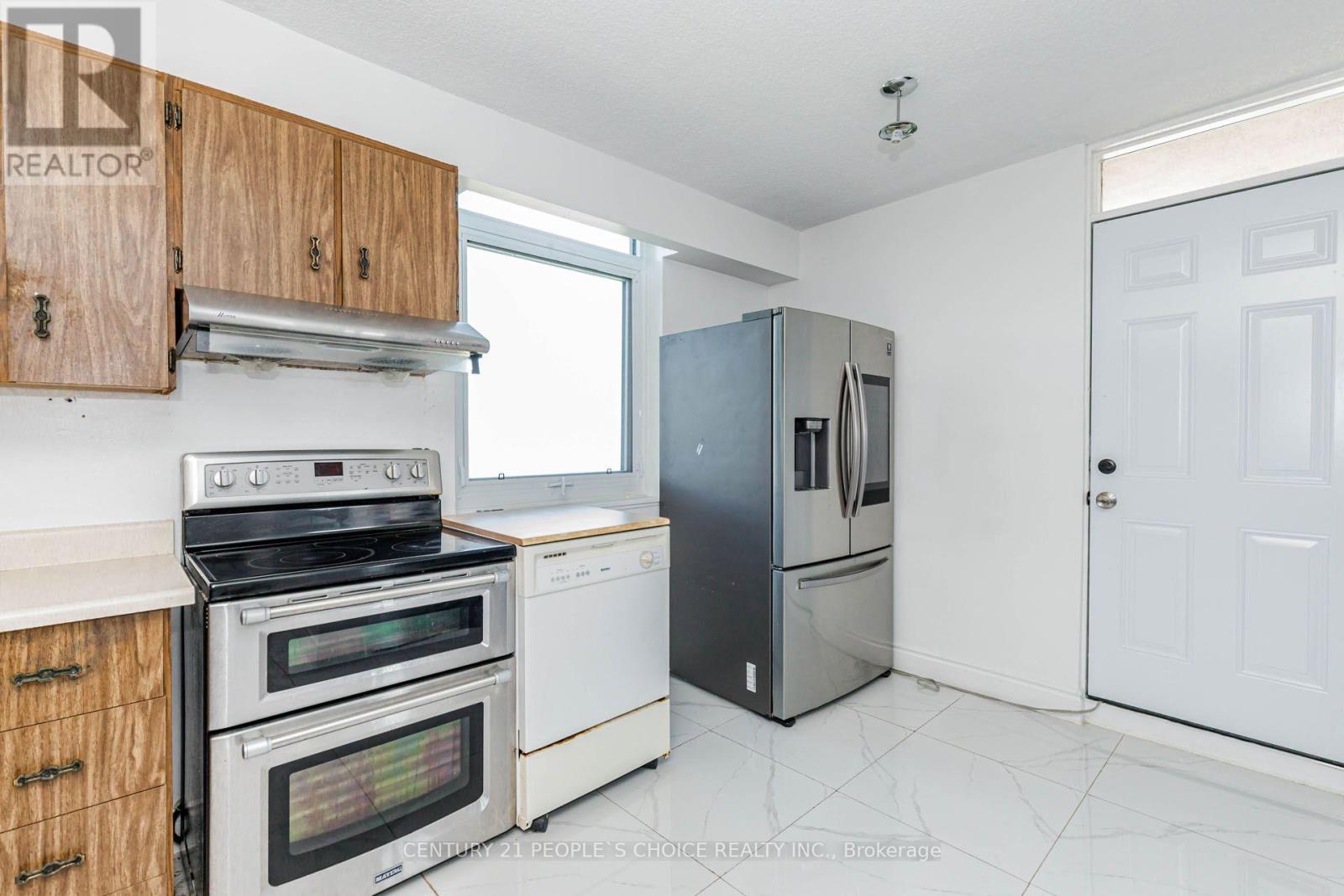 1203 - 301 Frances Avenue Property Photo 10
