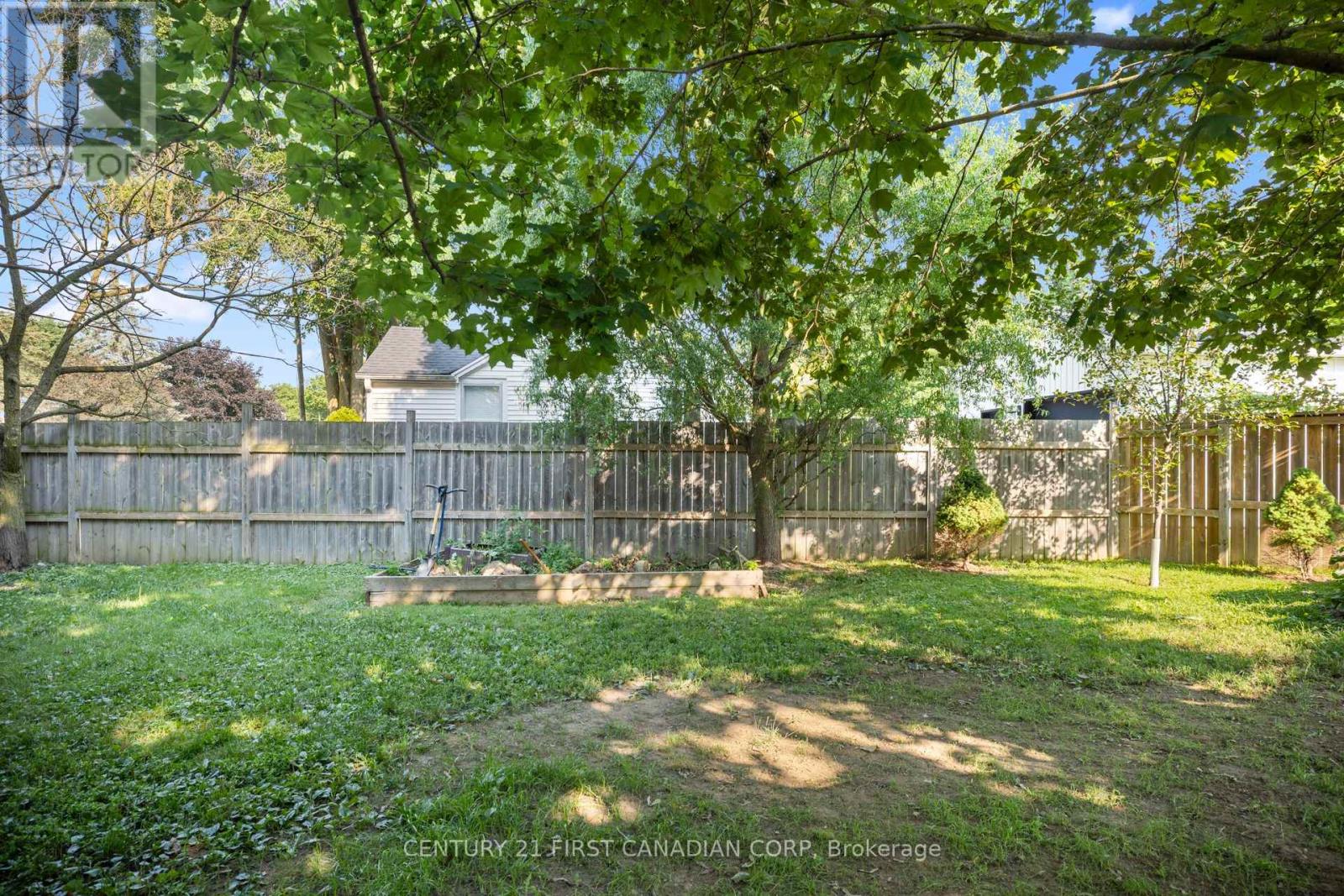 279 Oak Street Property Photo 32