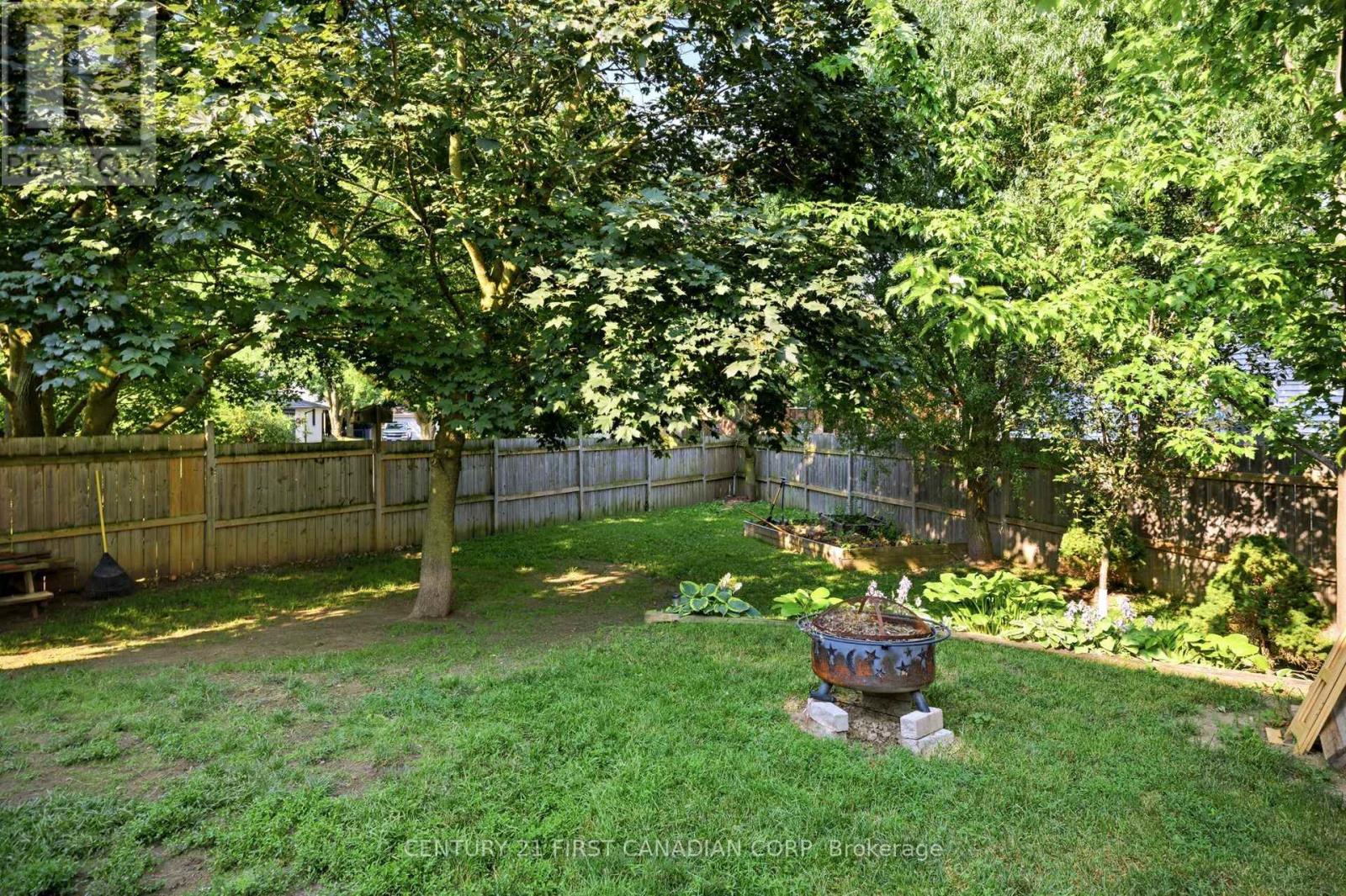 279 Oak Street Property Photo 33