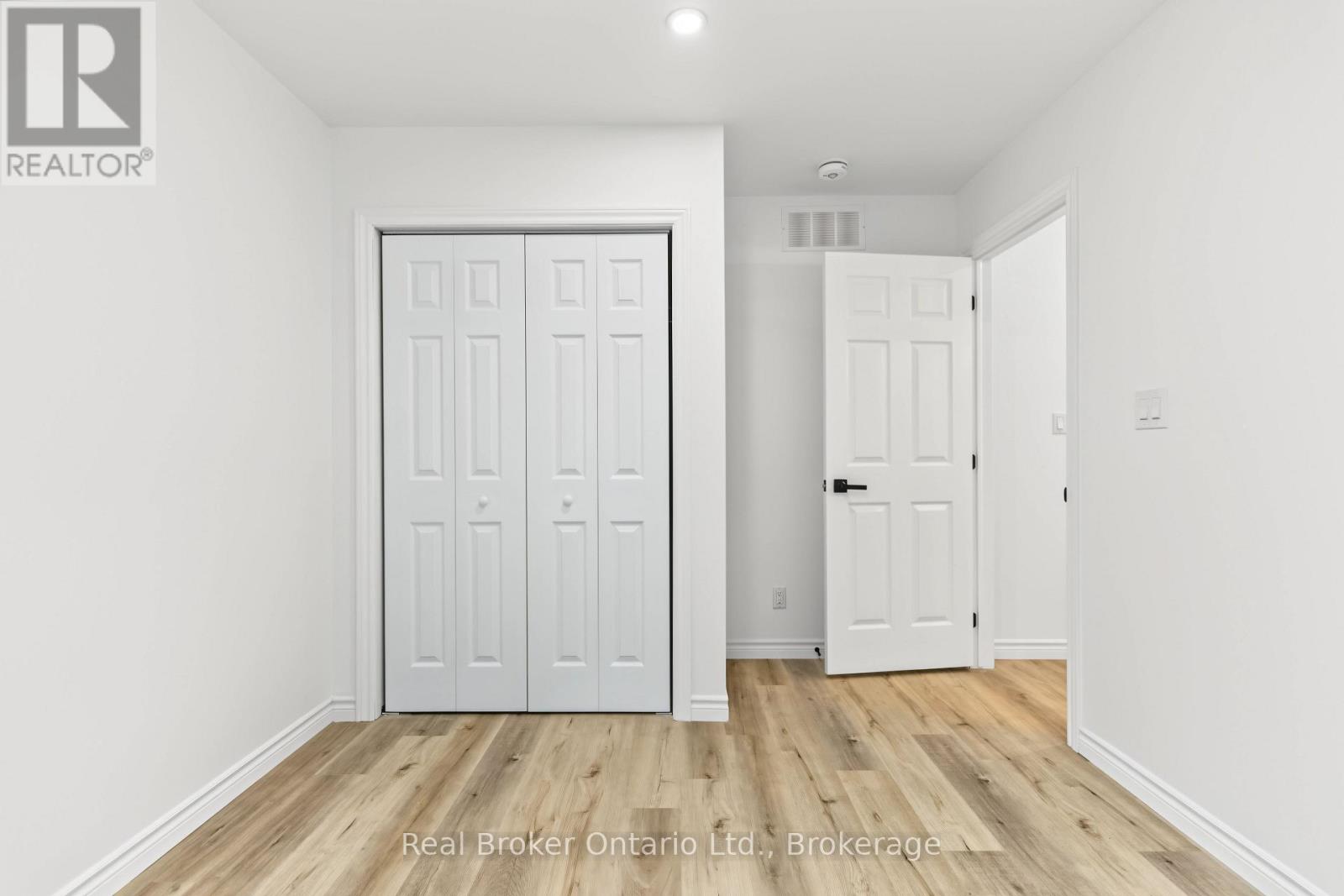 155 Canrobert Street Property Photo 32