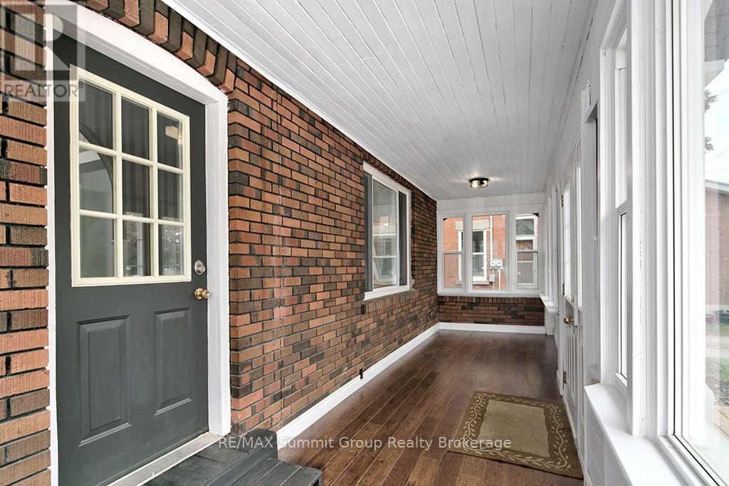 151 Main Street E Property Photo 3