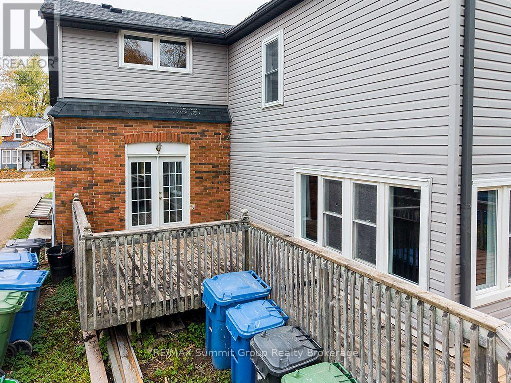 151 Main Street E Property Photo 21
