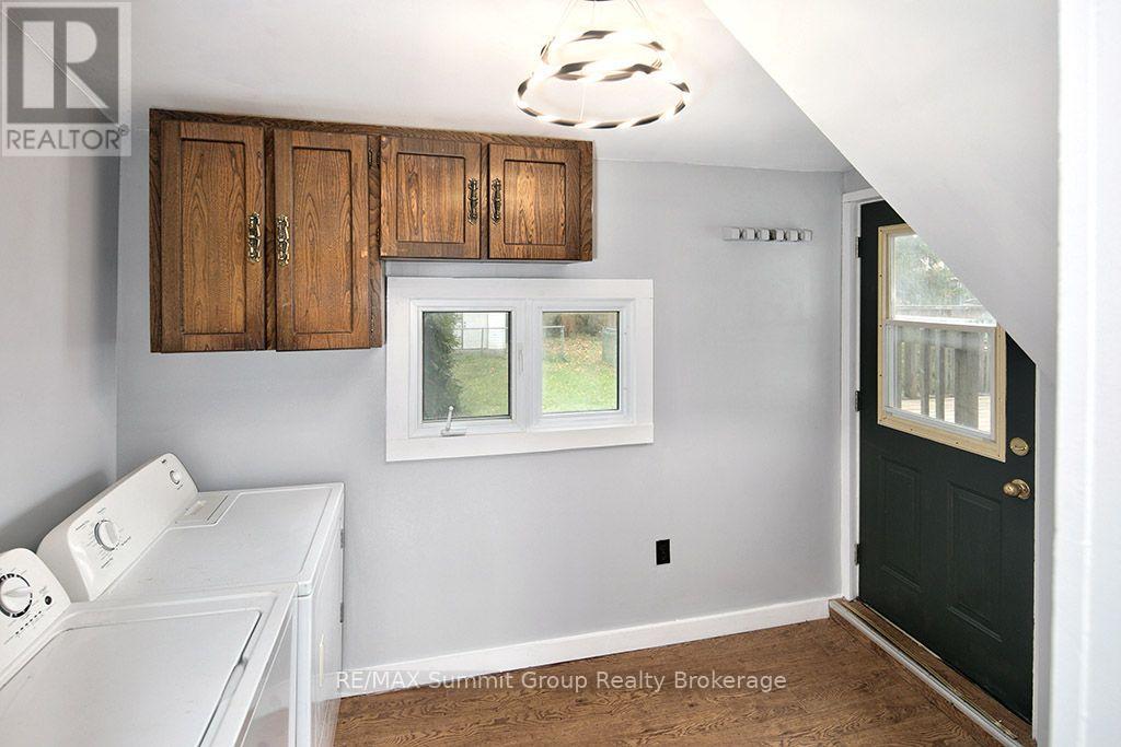 151 Main Street E Property Photo 30
