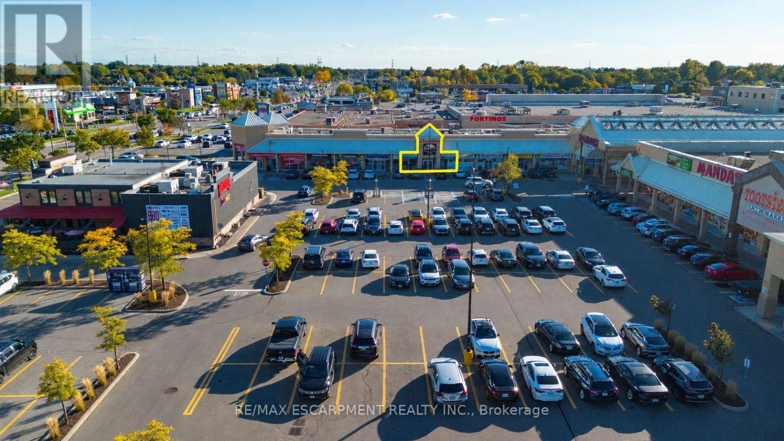 1508 Upper James Street Property Photo 1