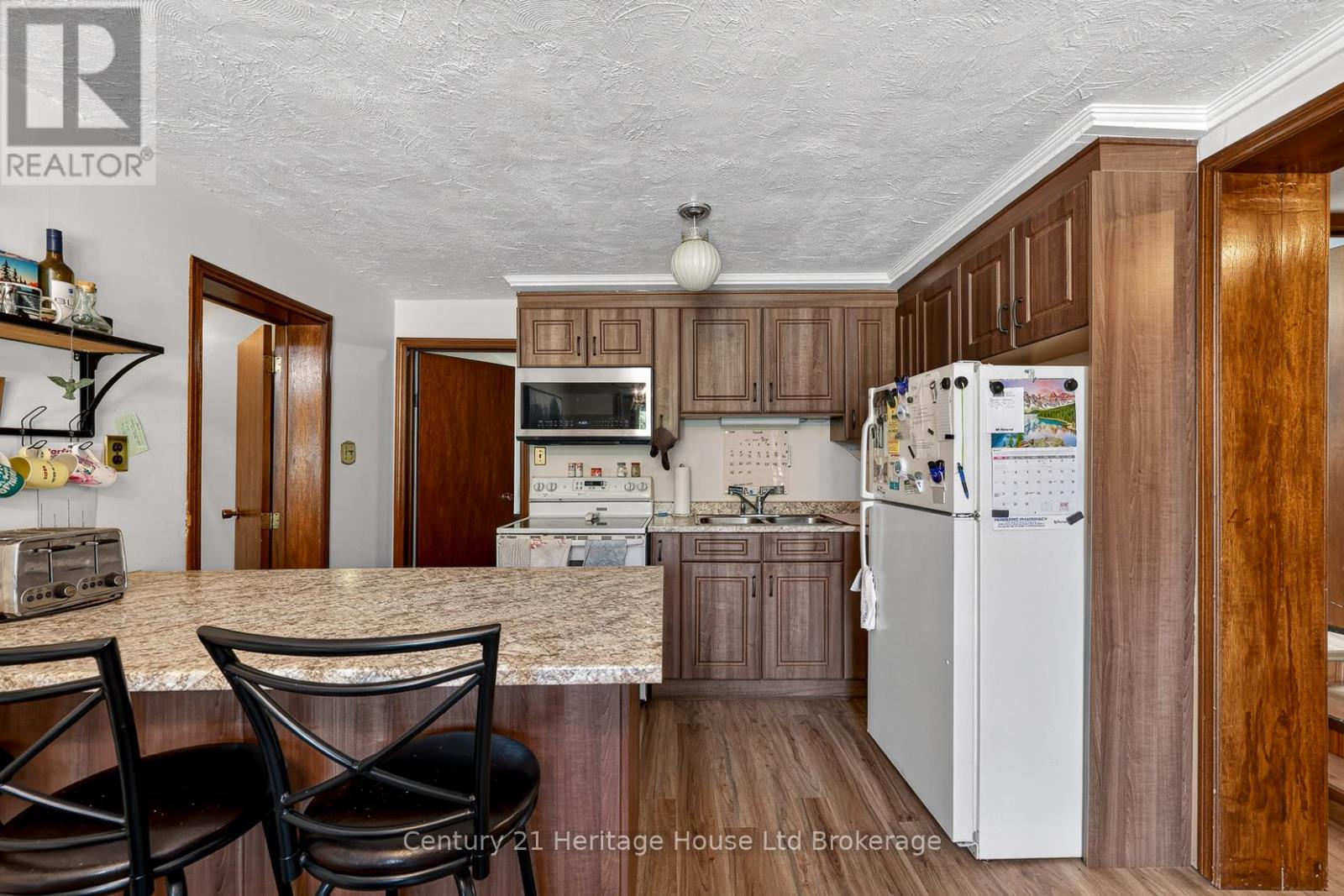 15067 Elginfield Road Property Photo 9