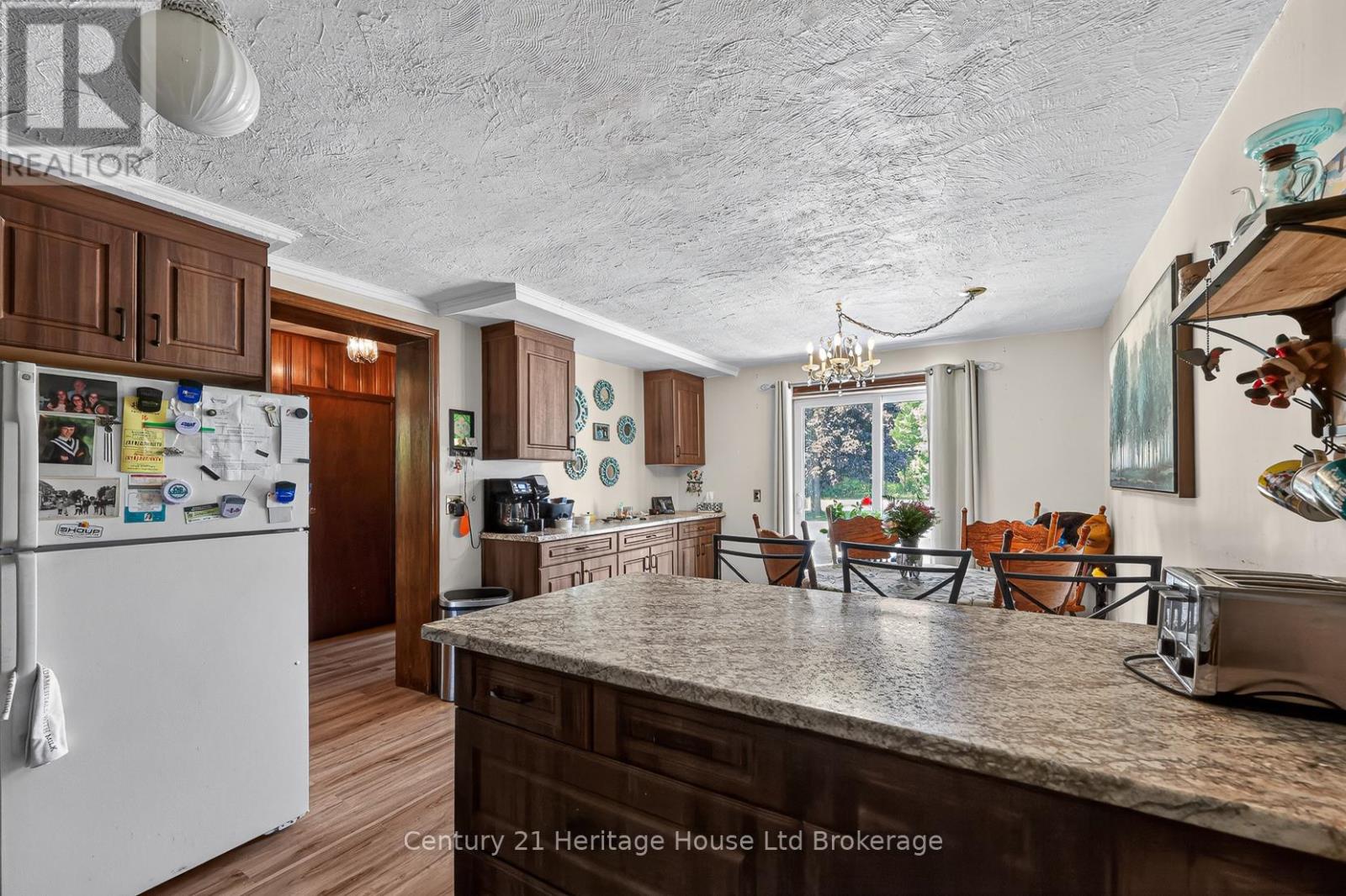 15067 Elginfield Road Property Photo 11