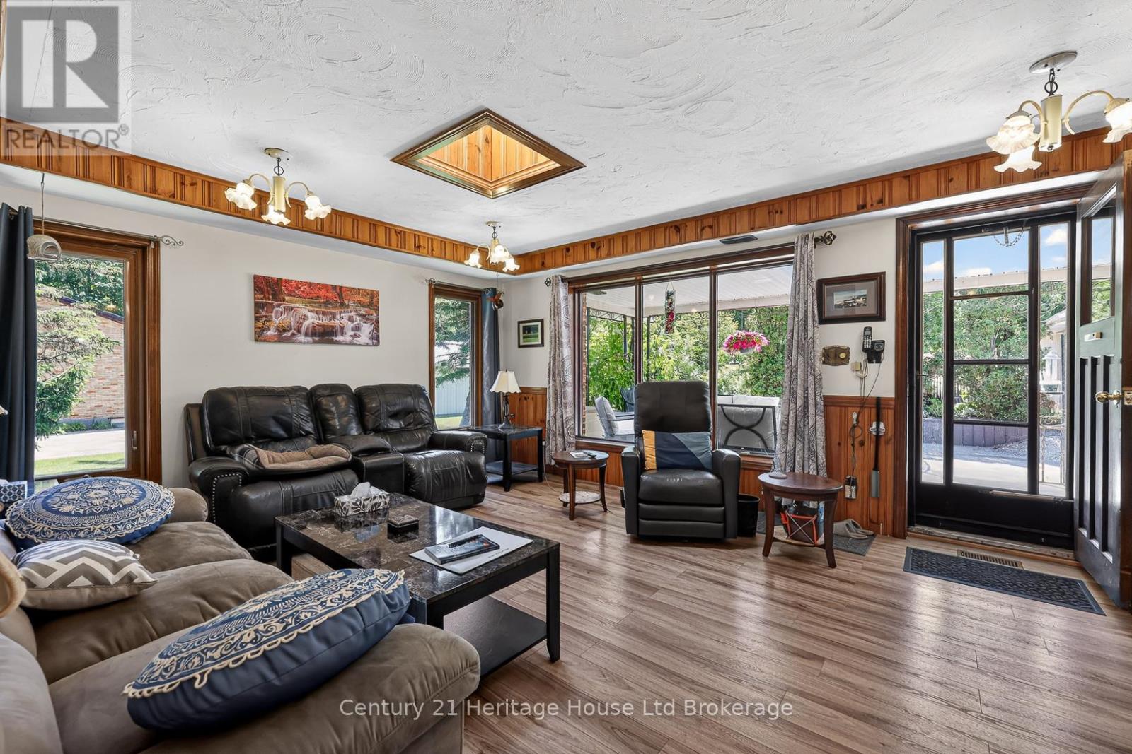 15067 Elginfield Road Property Photo 13