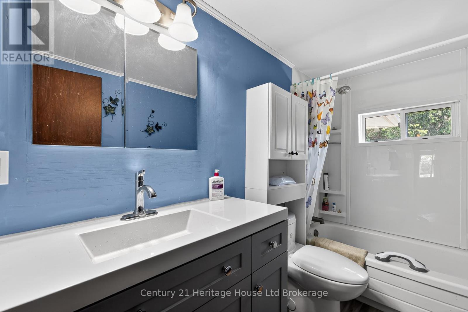 15067 Elginfield Road Property Photo 15