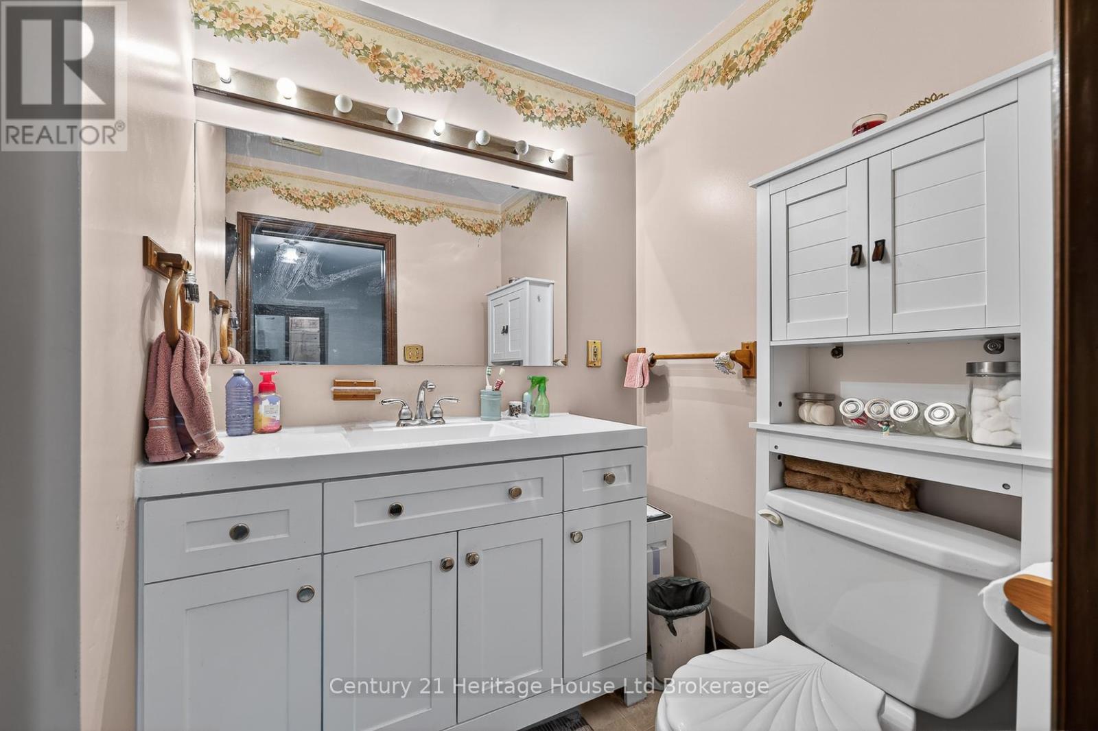 15067 Elginfield Road Property Photo 17