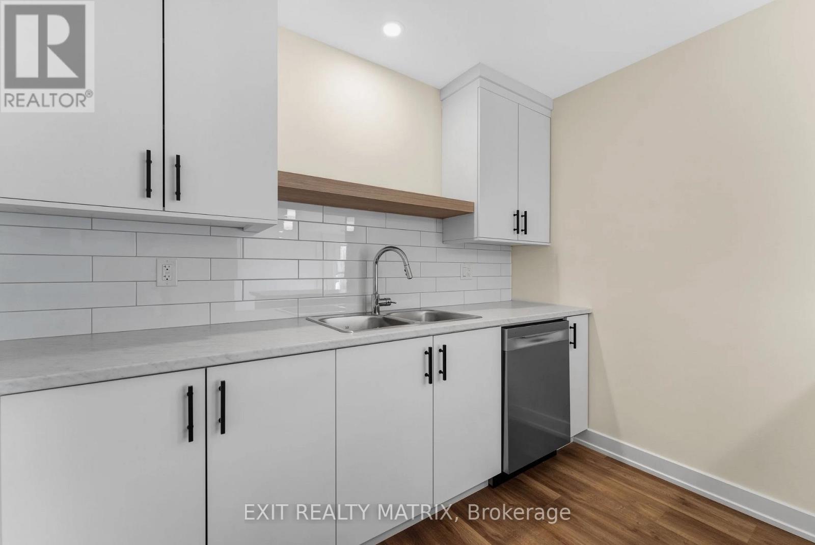 302 - 333 Belfort Street Property Photo 3