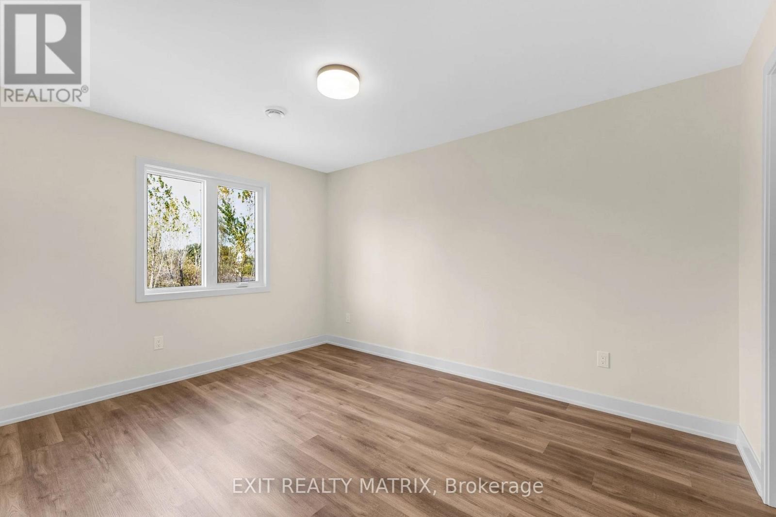 302 - 333 Belfort Street Property Photo 5