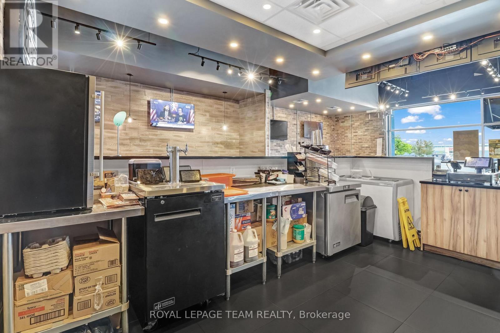 H1b - 3890 Innes Road Property Photo 14