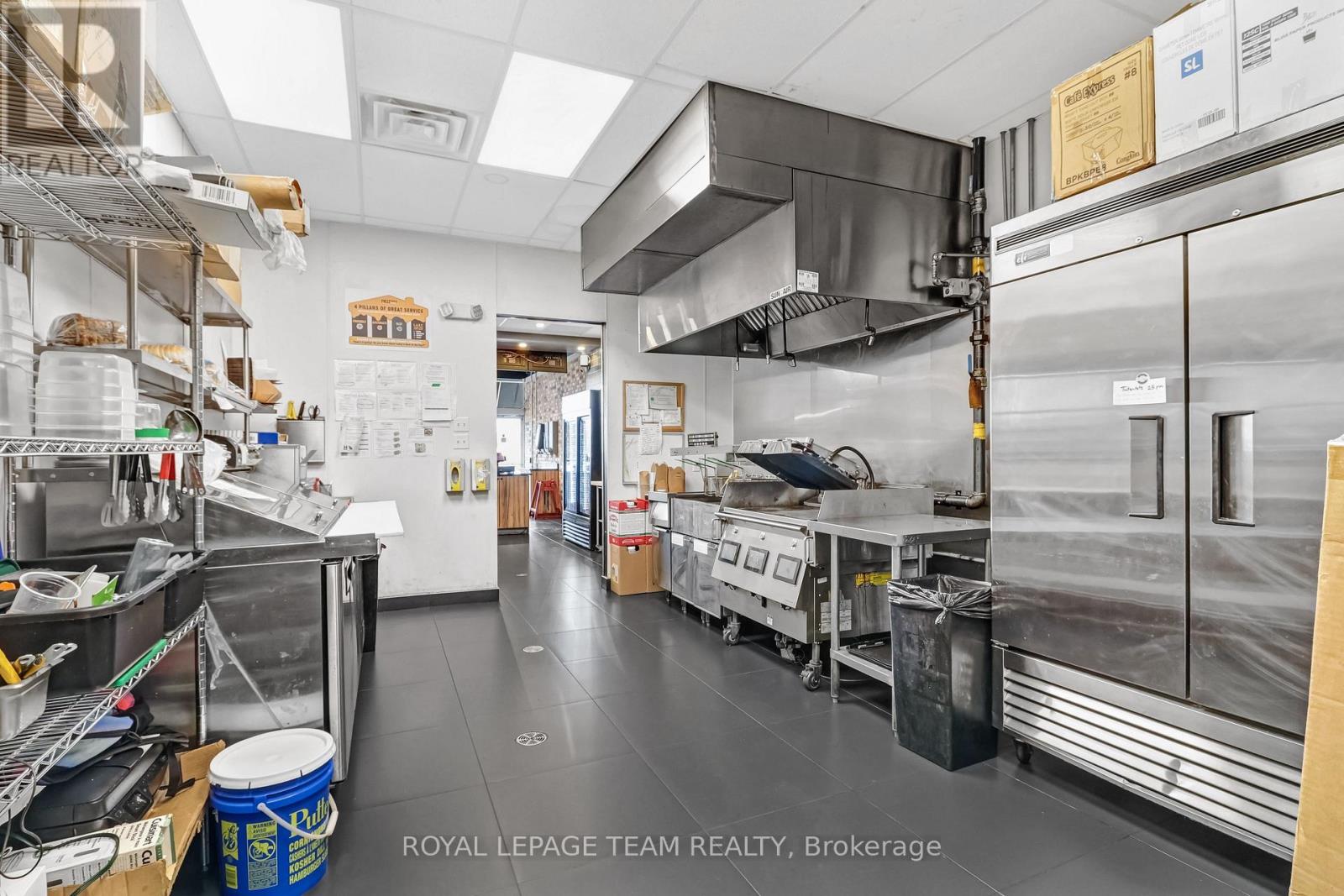 H1b - 3890 Innes Road Property Photo 15