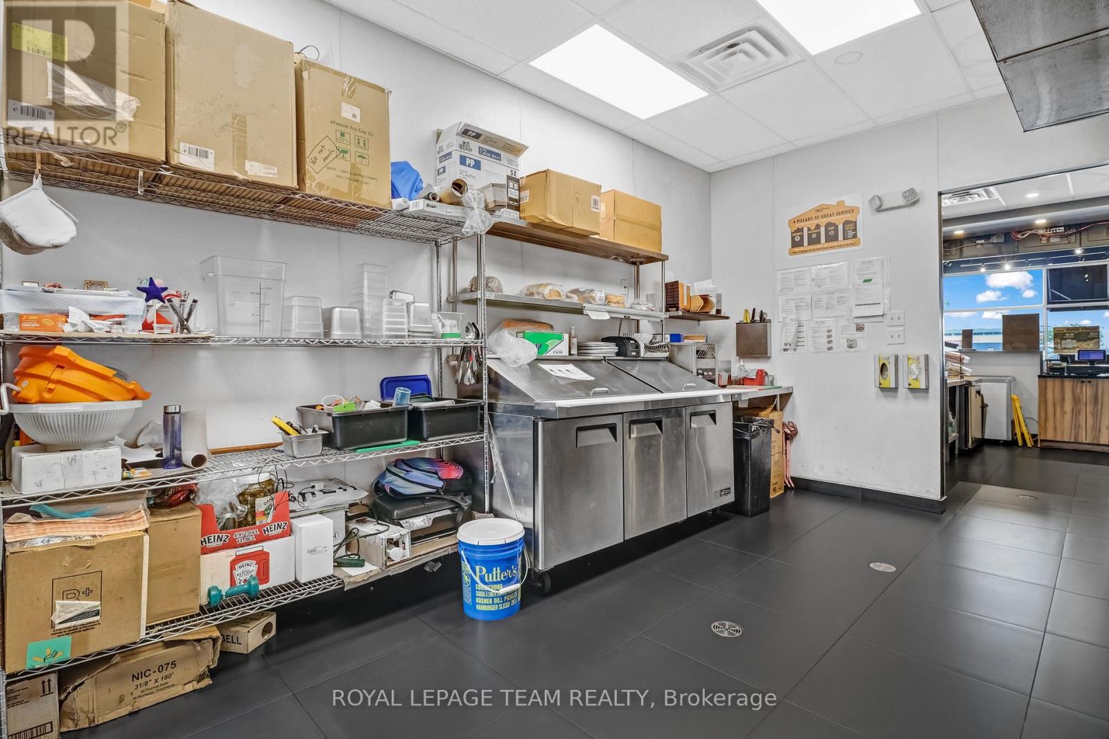 H1b - 3890 Innes Road Property Photo 17