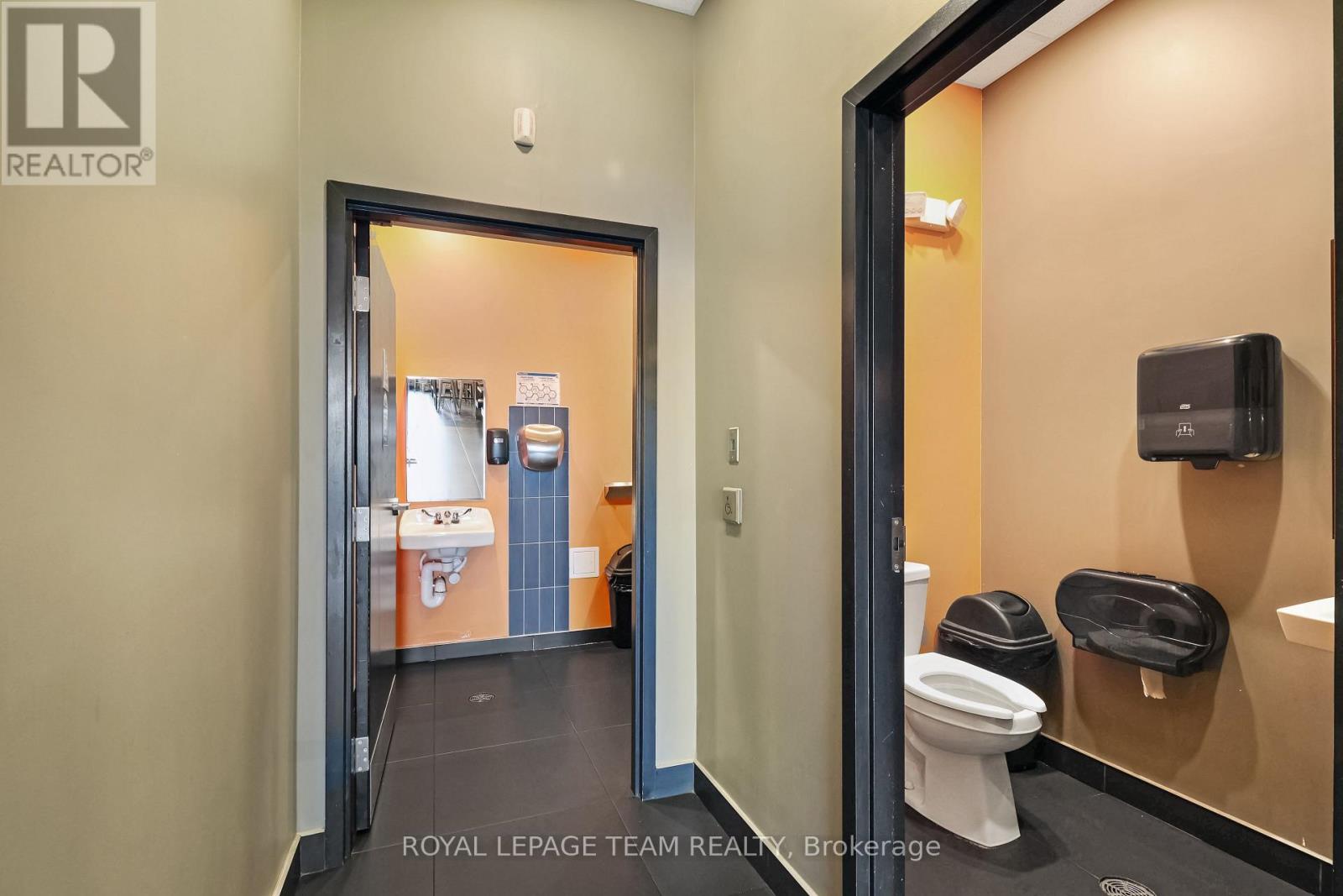 H1b - 3890 Innes Road Property Photo 20
