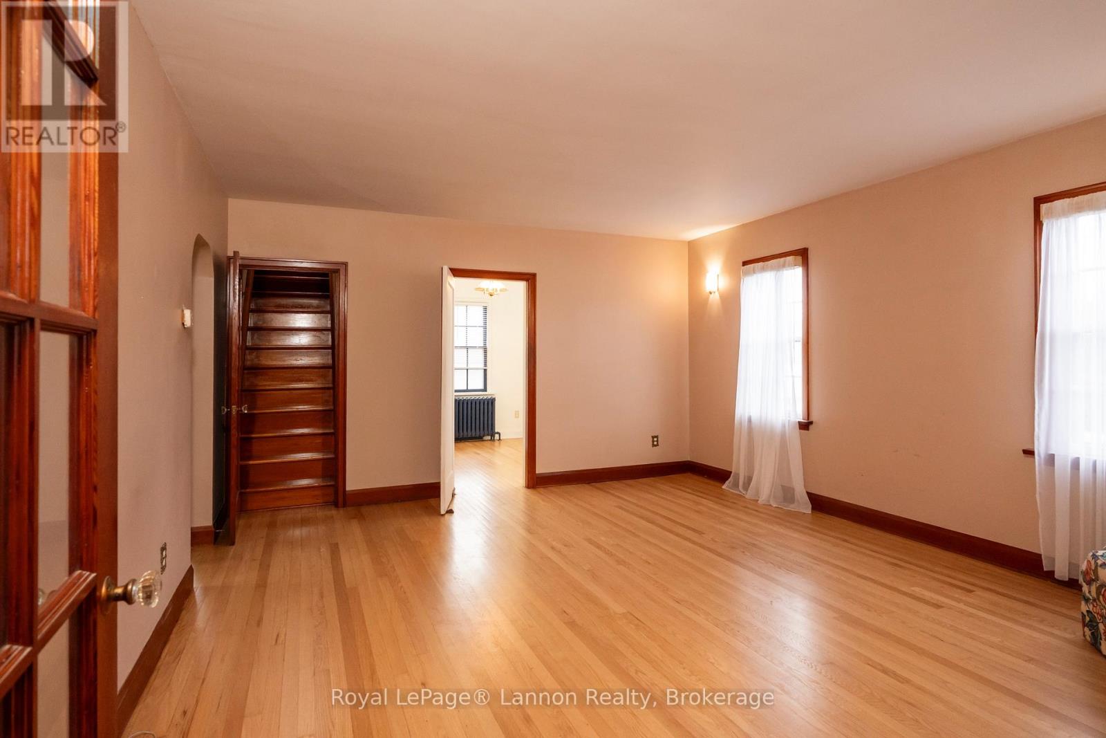 100 Hill Street S Property Photo 9