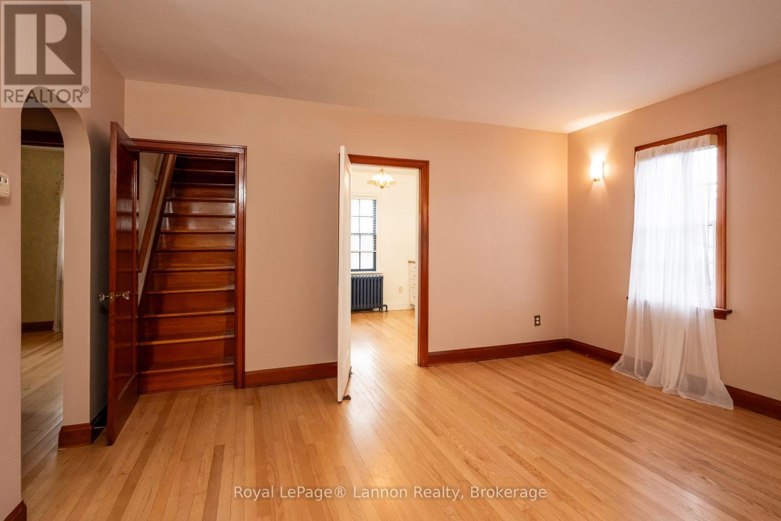 100 Hill Street S Property Photo 11