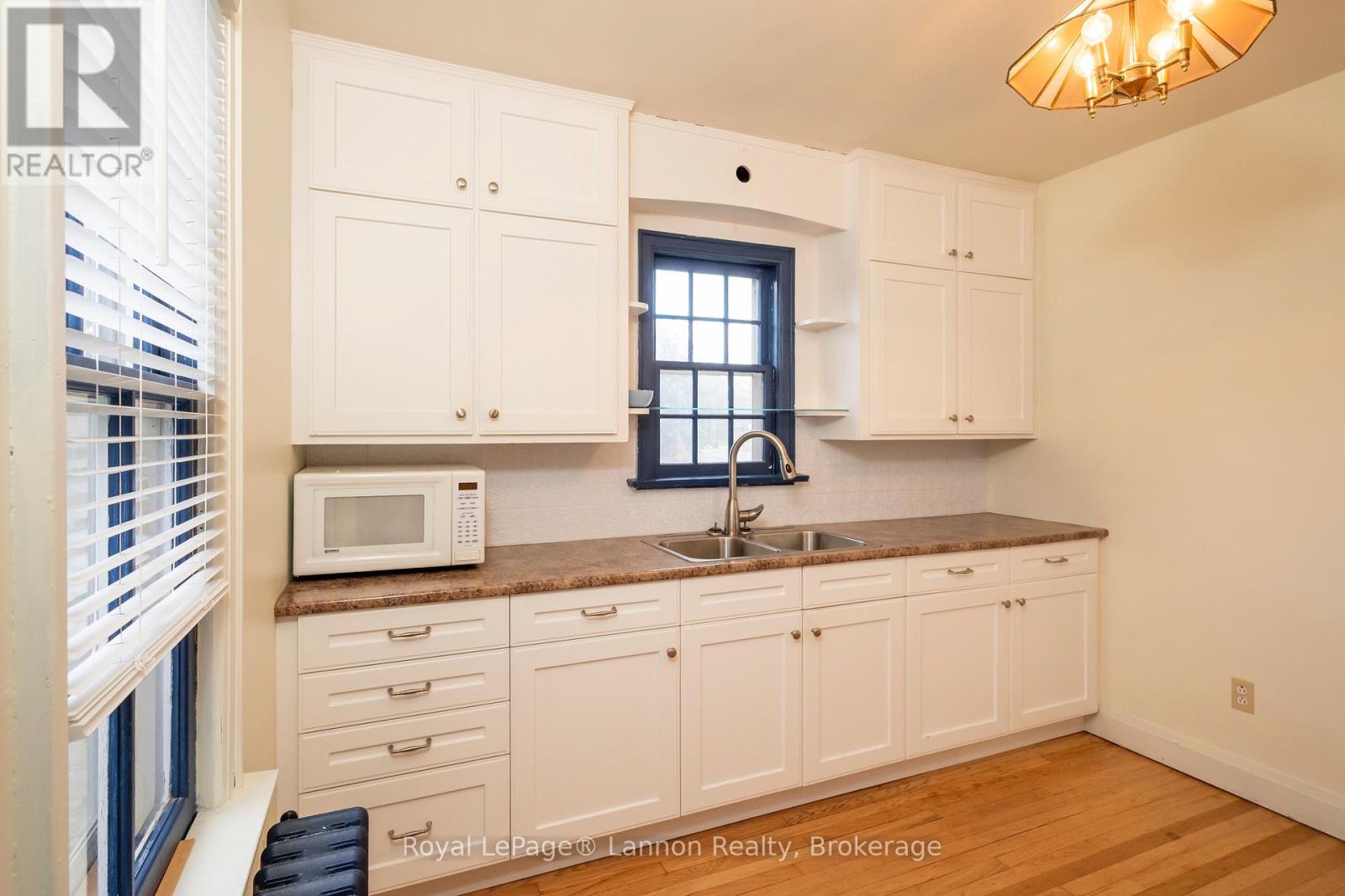 100 Hill Street S Property Photo 14