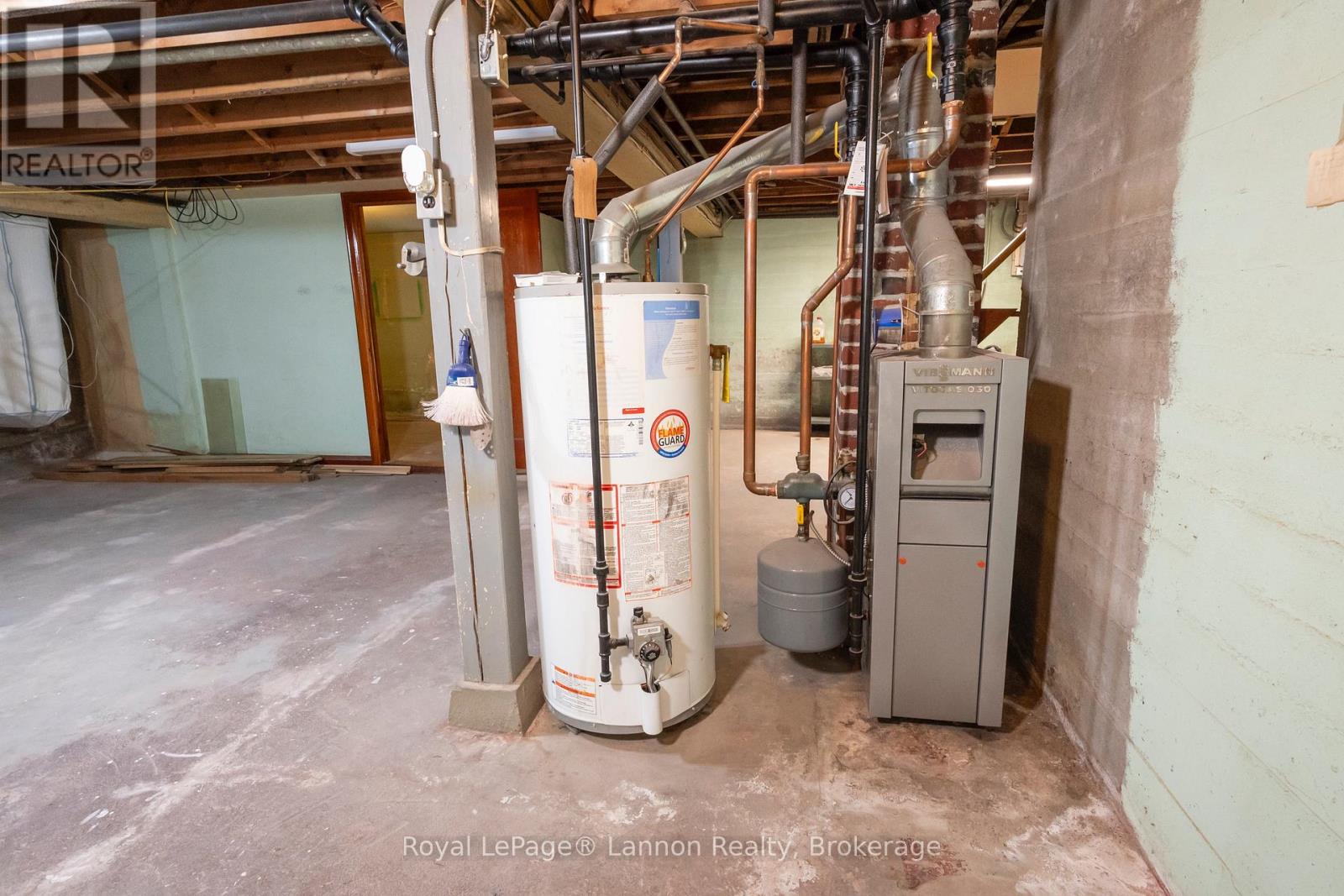 100 Hill Street S Property Photo 28