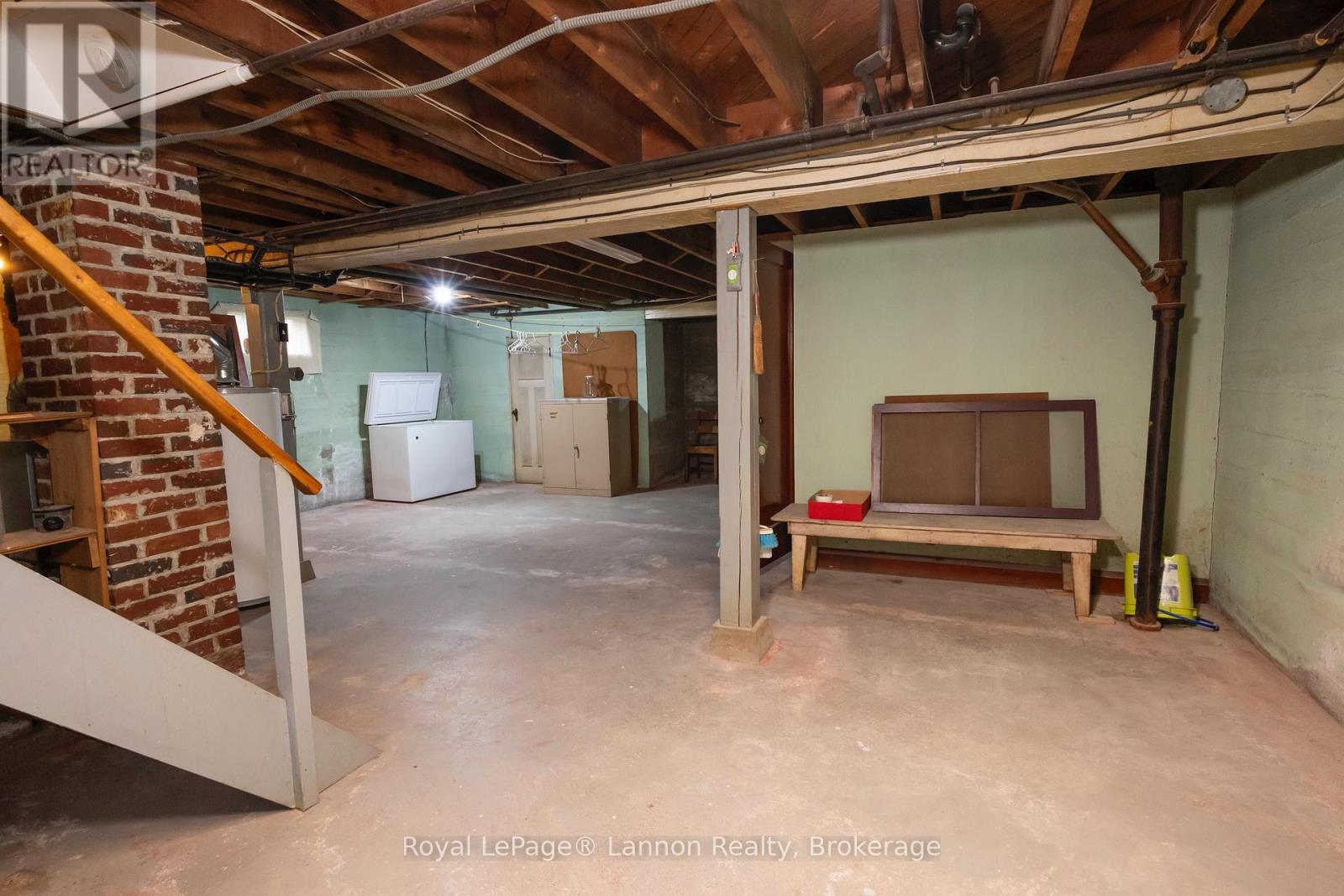 100 Hill Street S Property Photo 32