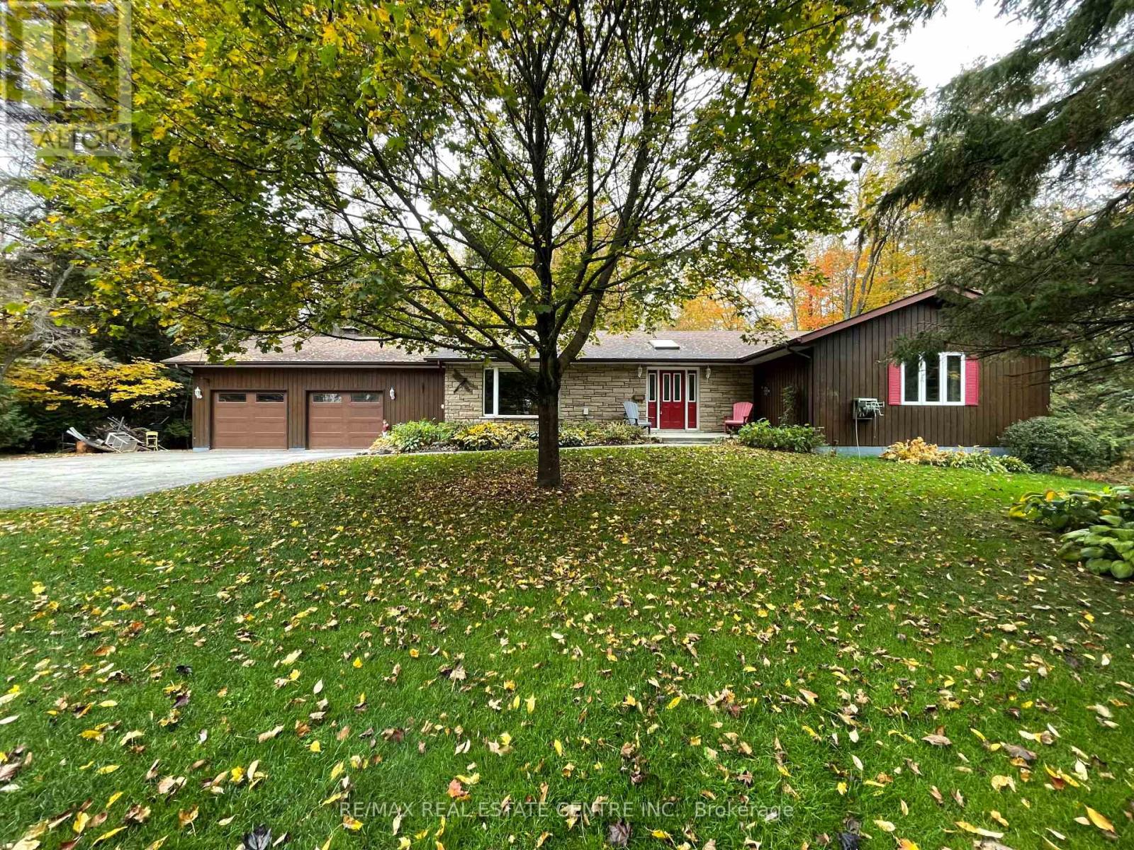 485471 30 Side Road Property Photo 1