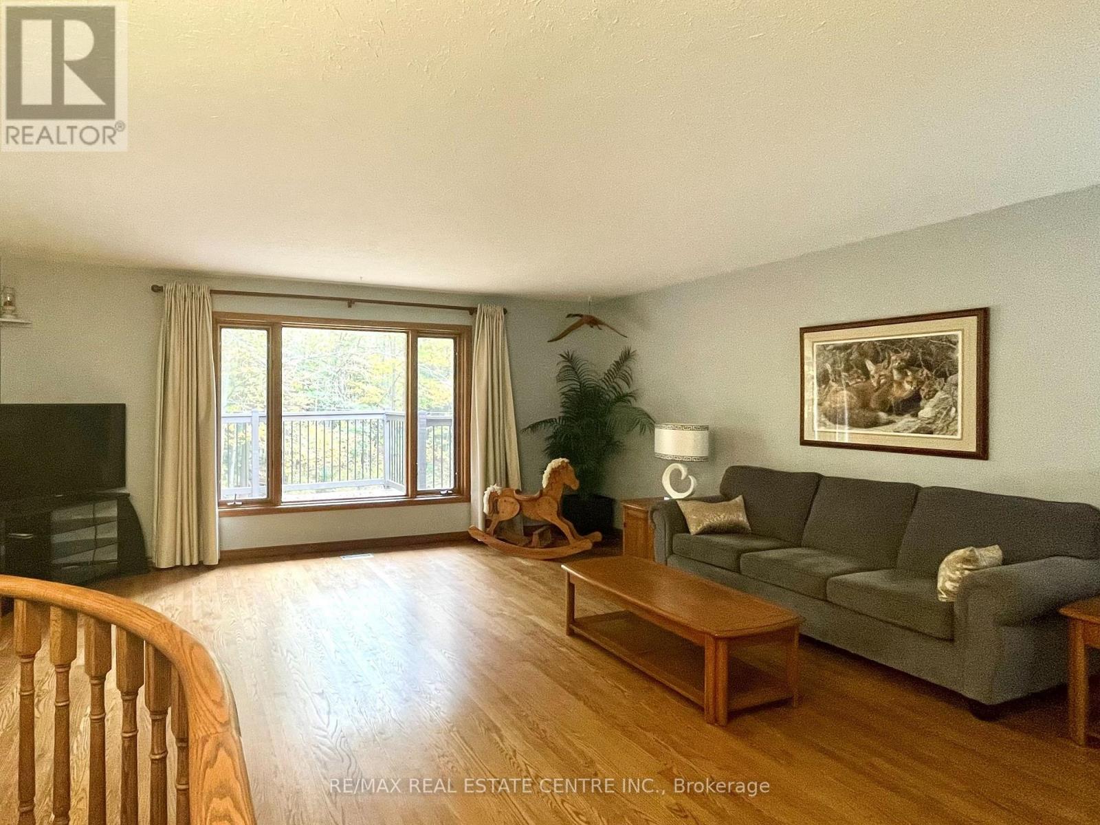 485471 30 Side Road Property Photo 9