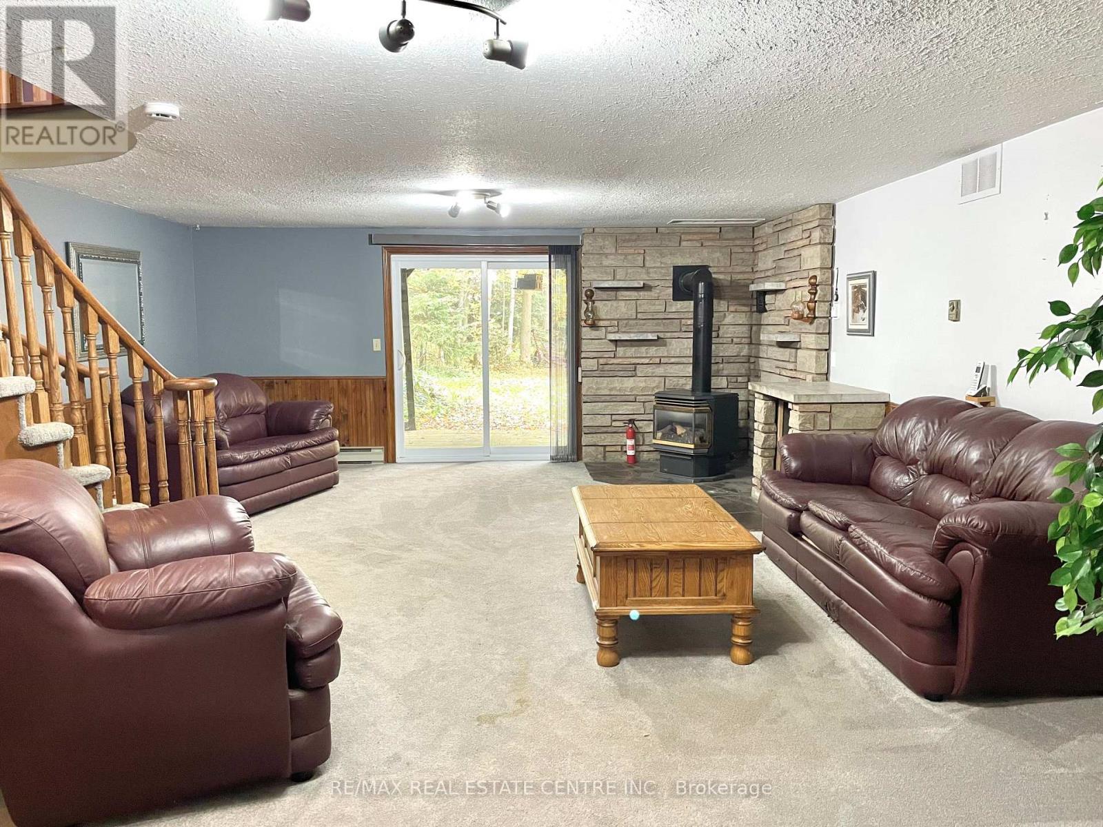 485471 30 Side Road Property Photo 31
