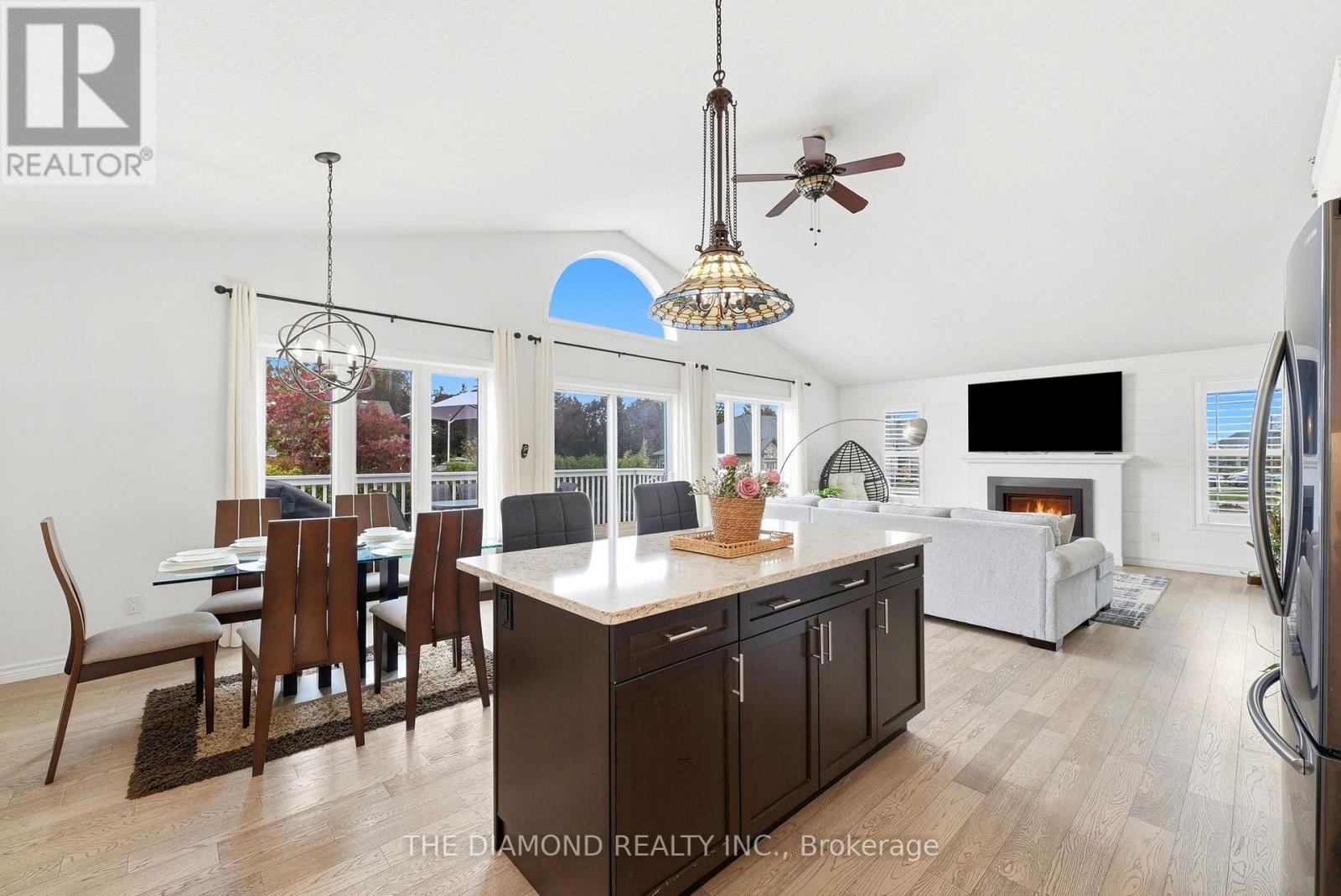 86 Curtis Street Property Photo 11