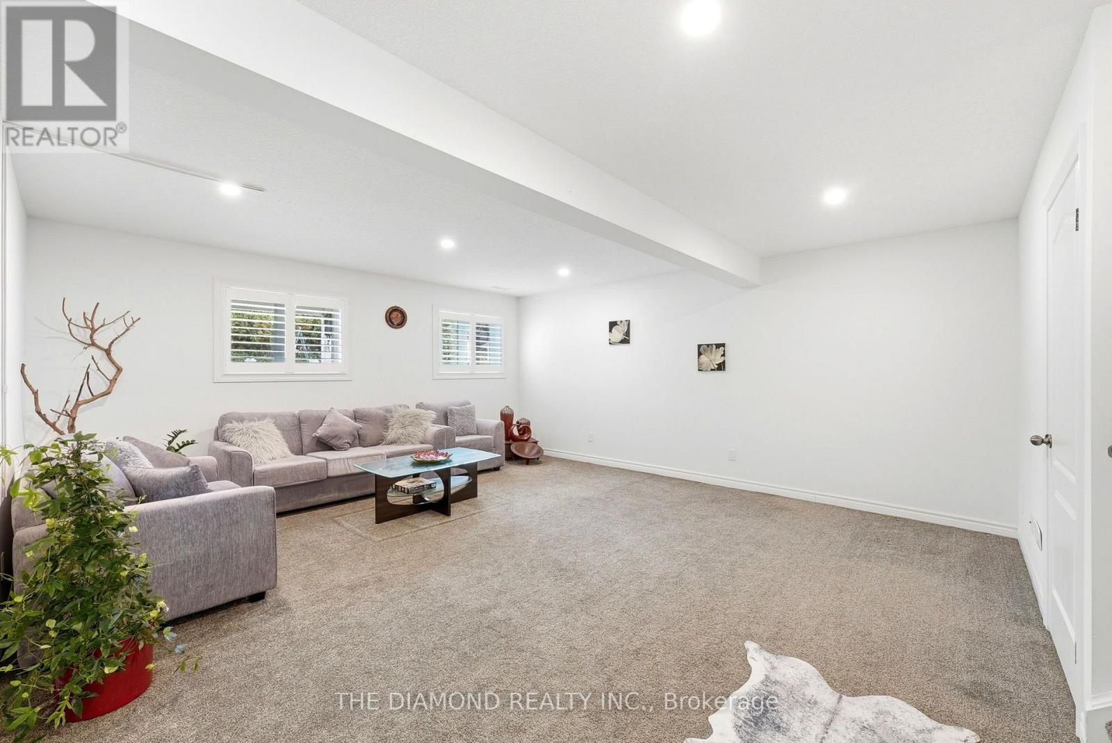 86 Curtis Street Property Photo 34