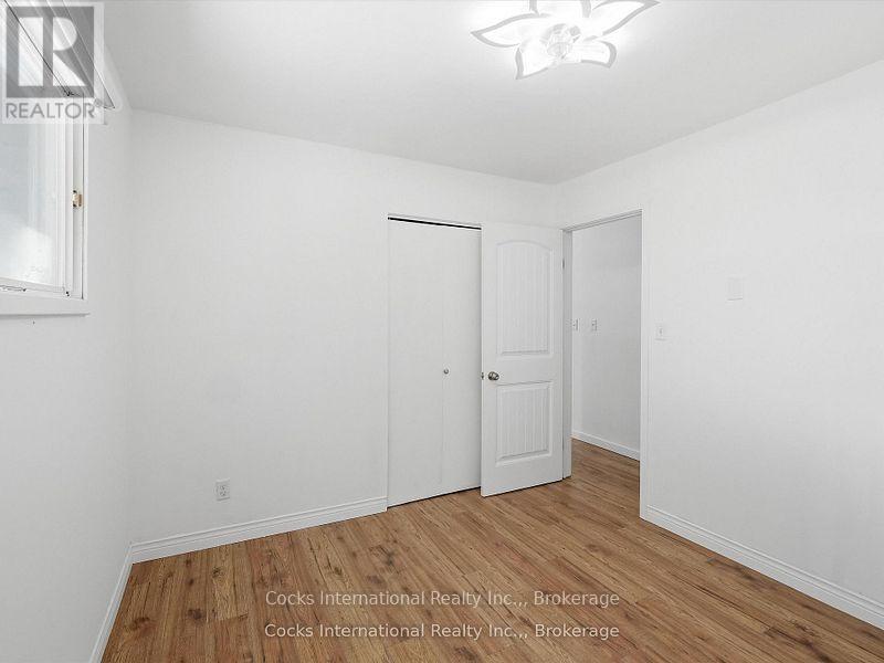 36 Susan Street W Property Photo 15