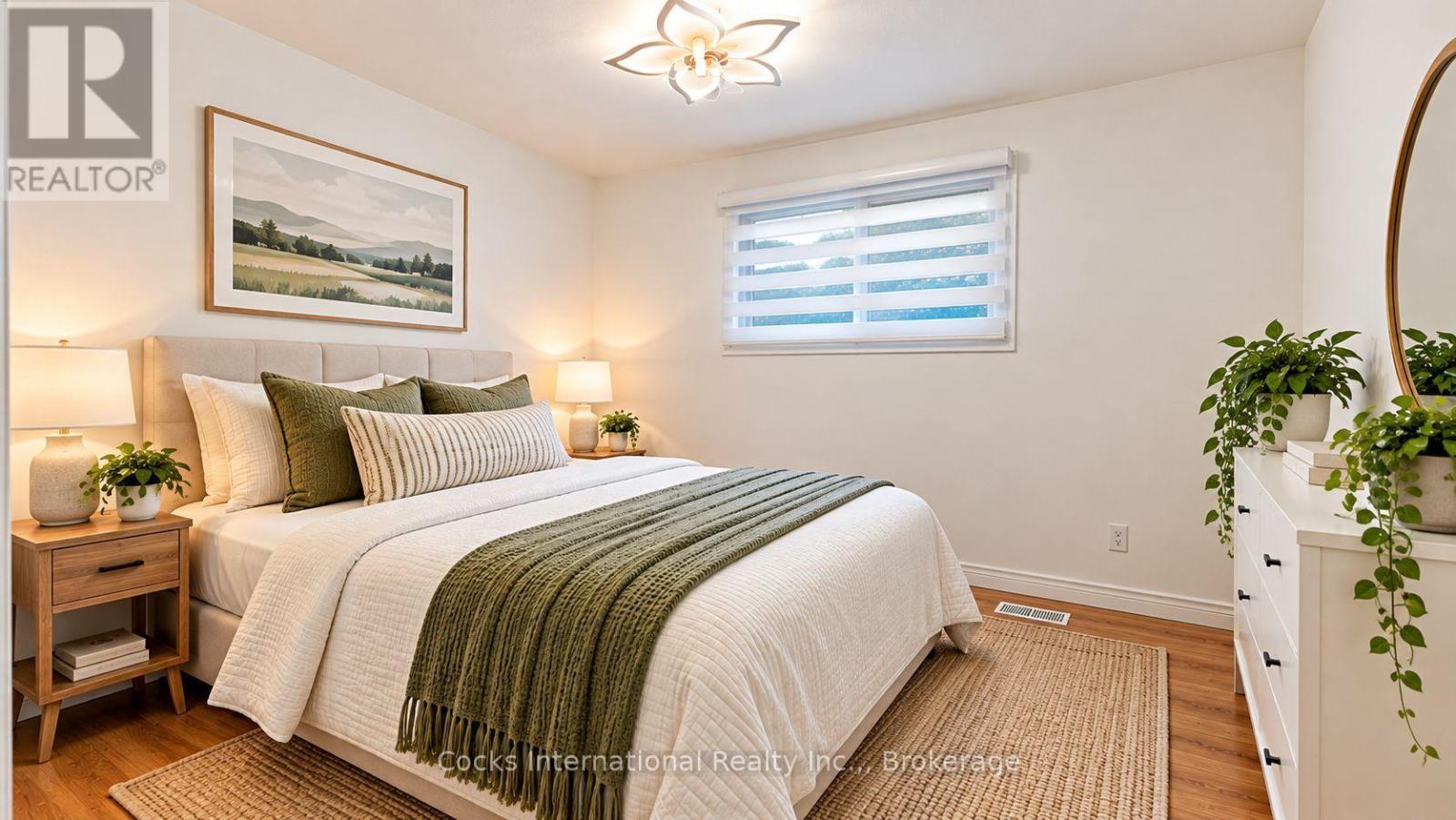 36 Susan Street W Property Photo 18