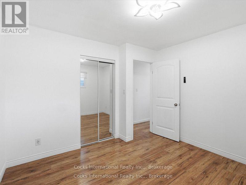 36 Susan Street W Property Photo 23