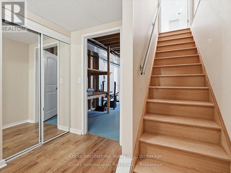 36 Susan Street W Property Photo 24