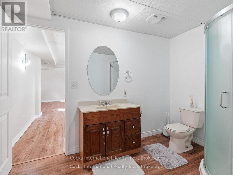 36 Susan Street W Property Photo 29