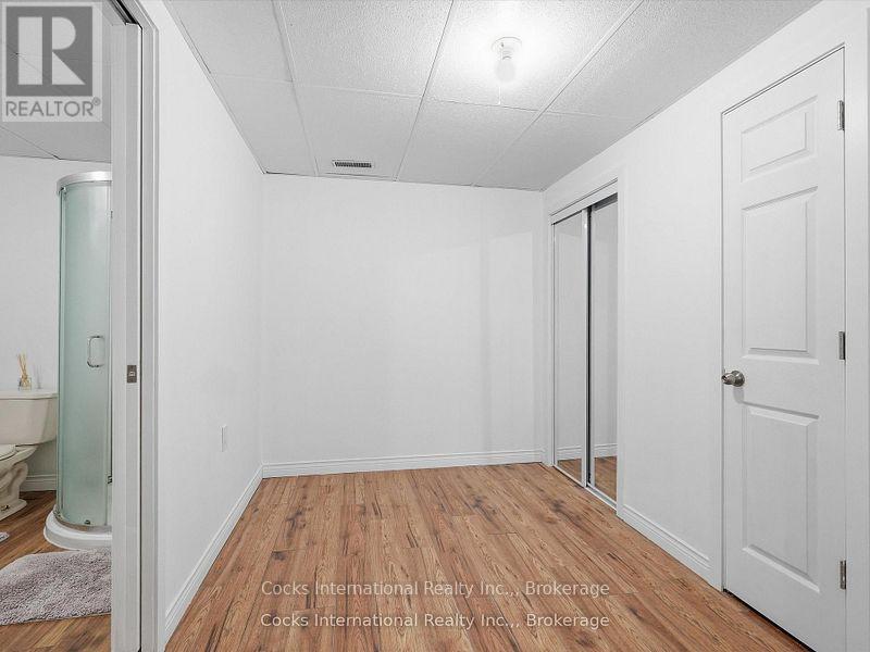 36 Susan Street W Property Photo 31
