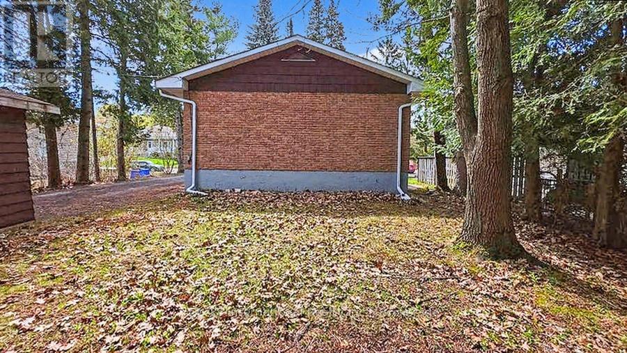 36 Susan Street W Property Photo 37