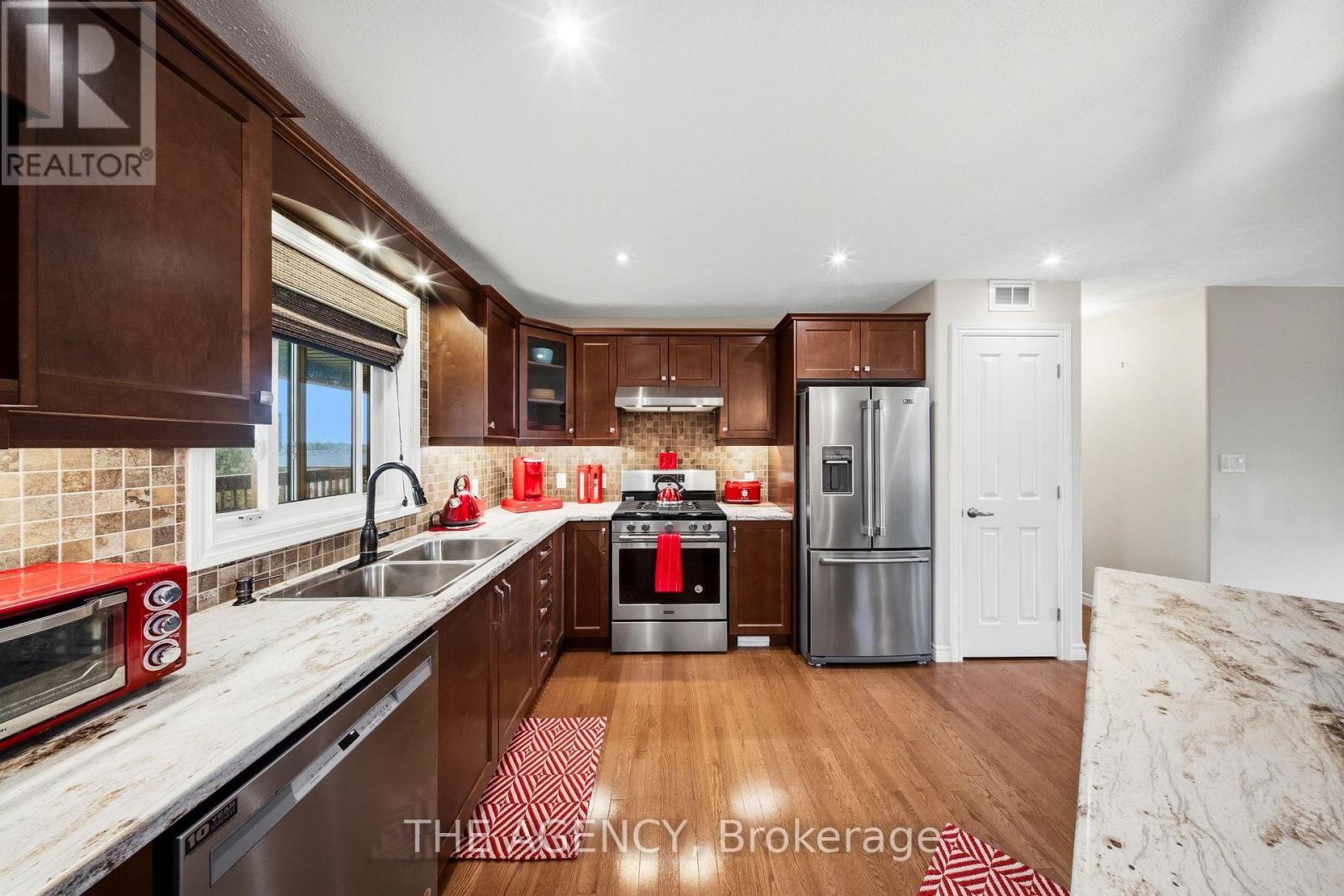 206 Meredith Way Property Photo 12