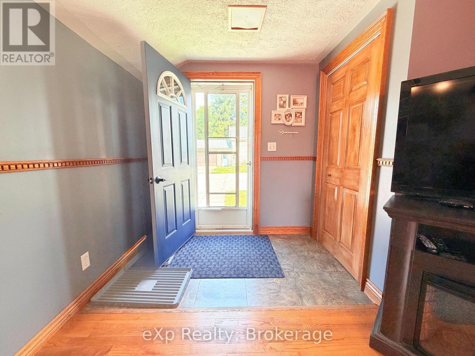 503 Yonge Street S Property Photo 4