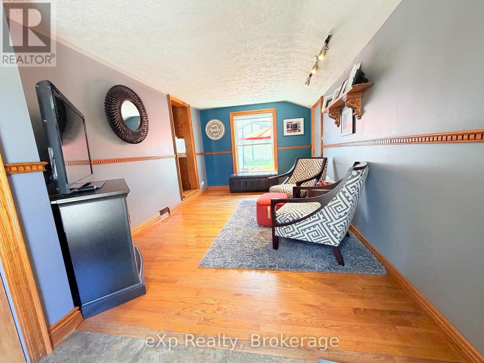 503 Yonge Street S Property Photo 5
