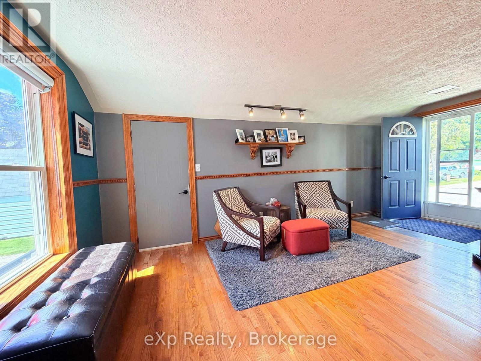 503 Yonge Street S Property Photo 6
