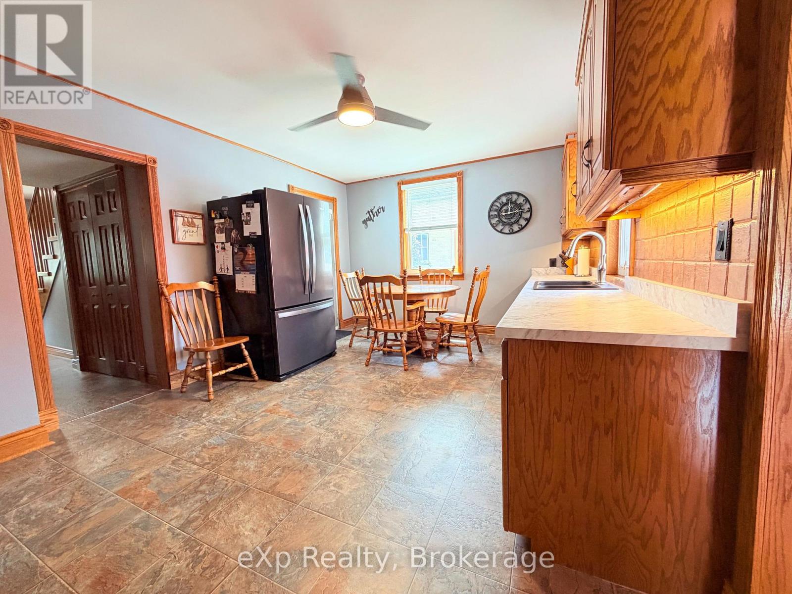 503 Yonge Street S Property Photo 8