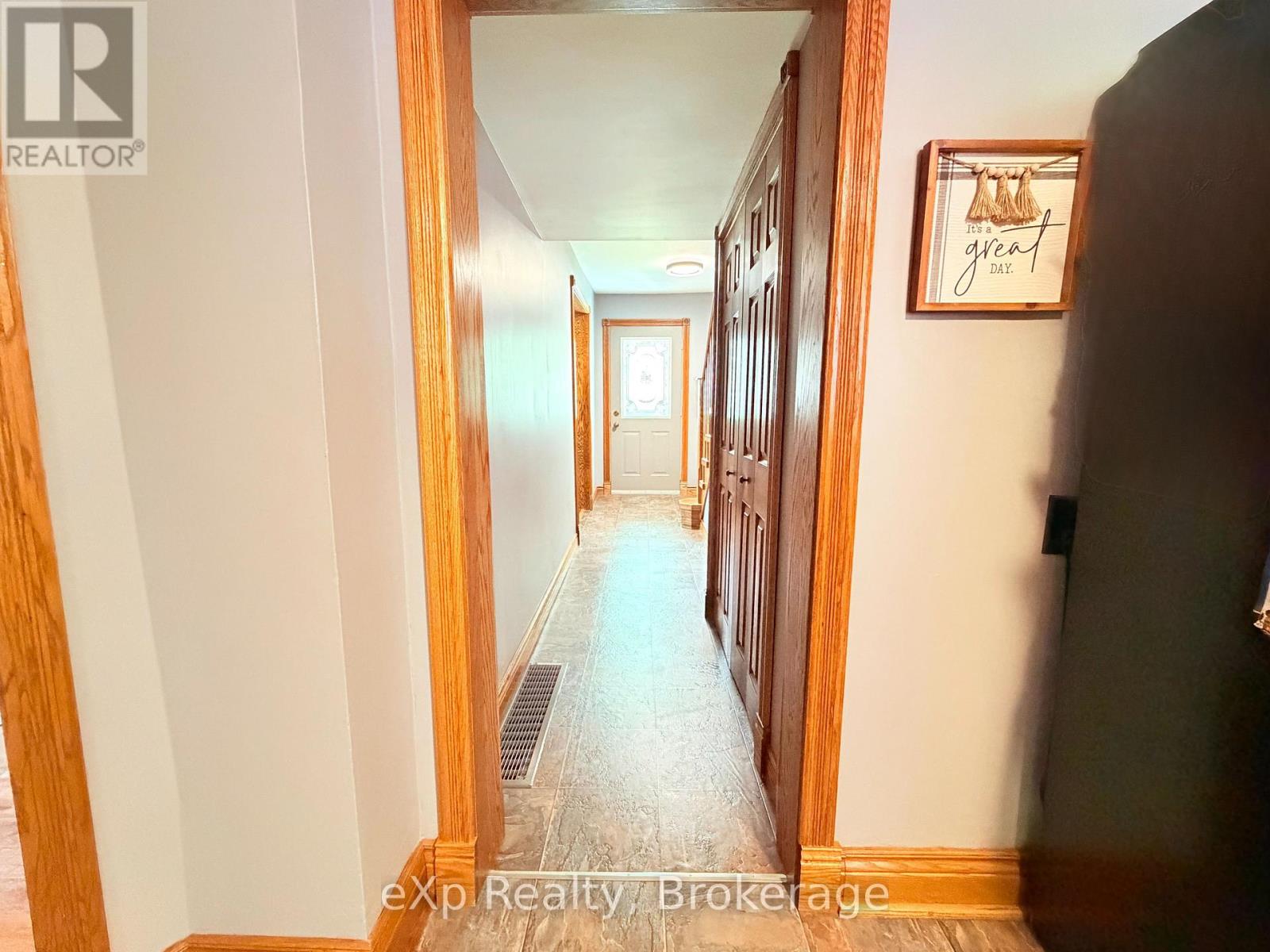 503 Yonge Street S Property Photo 15