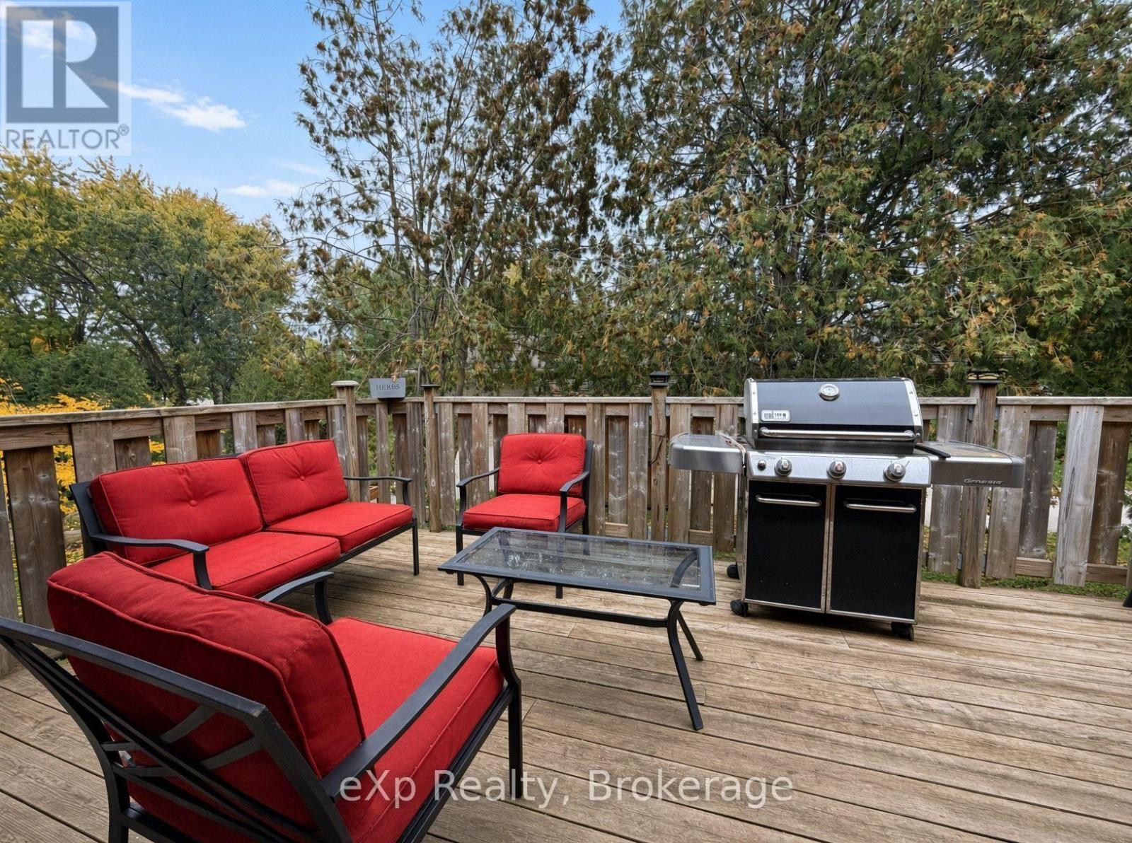 271 Thomas Street Property Photo 14