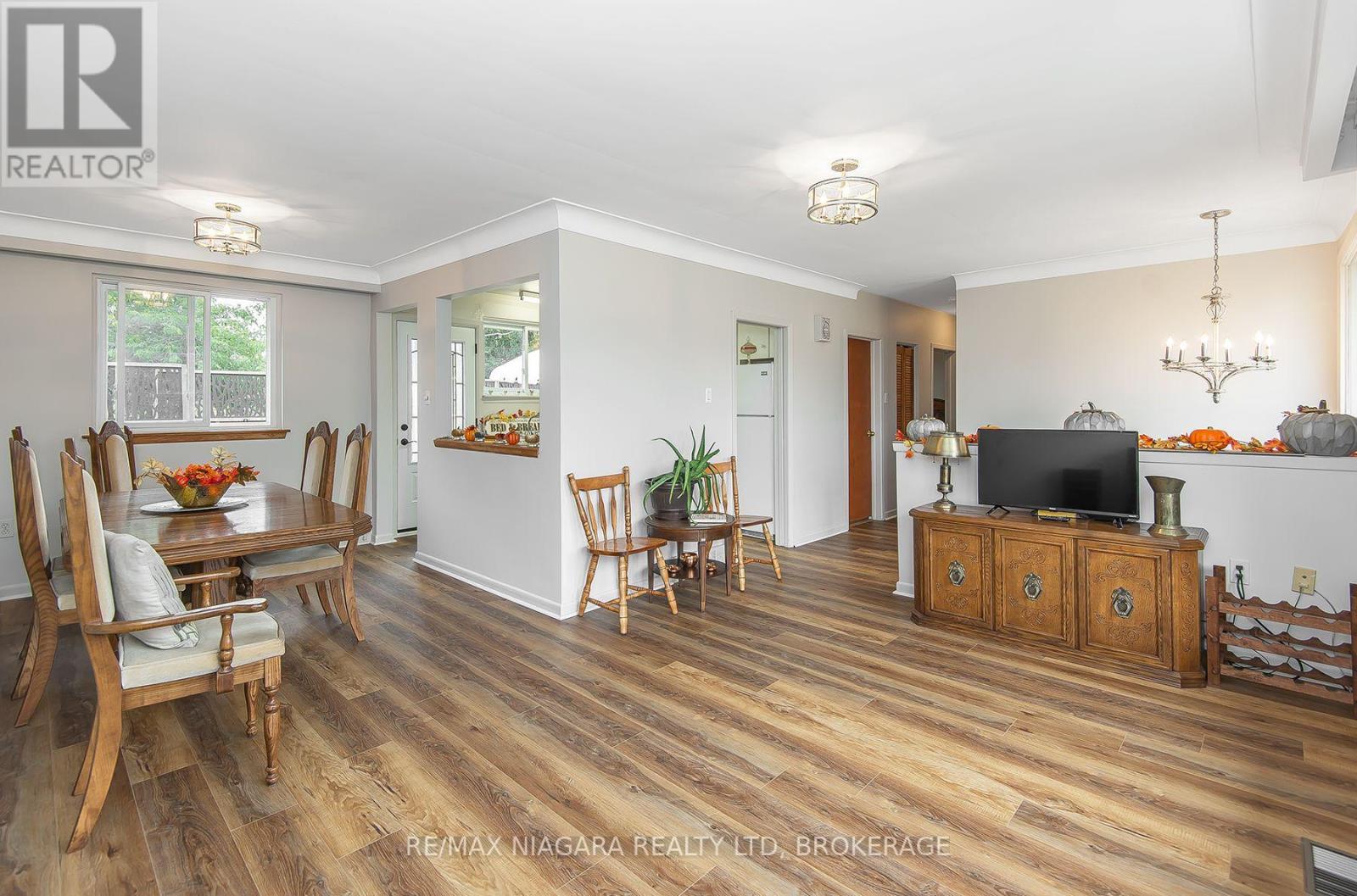 10 First Avenue Property Photo 15