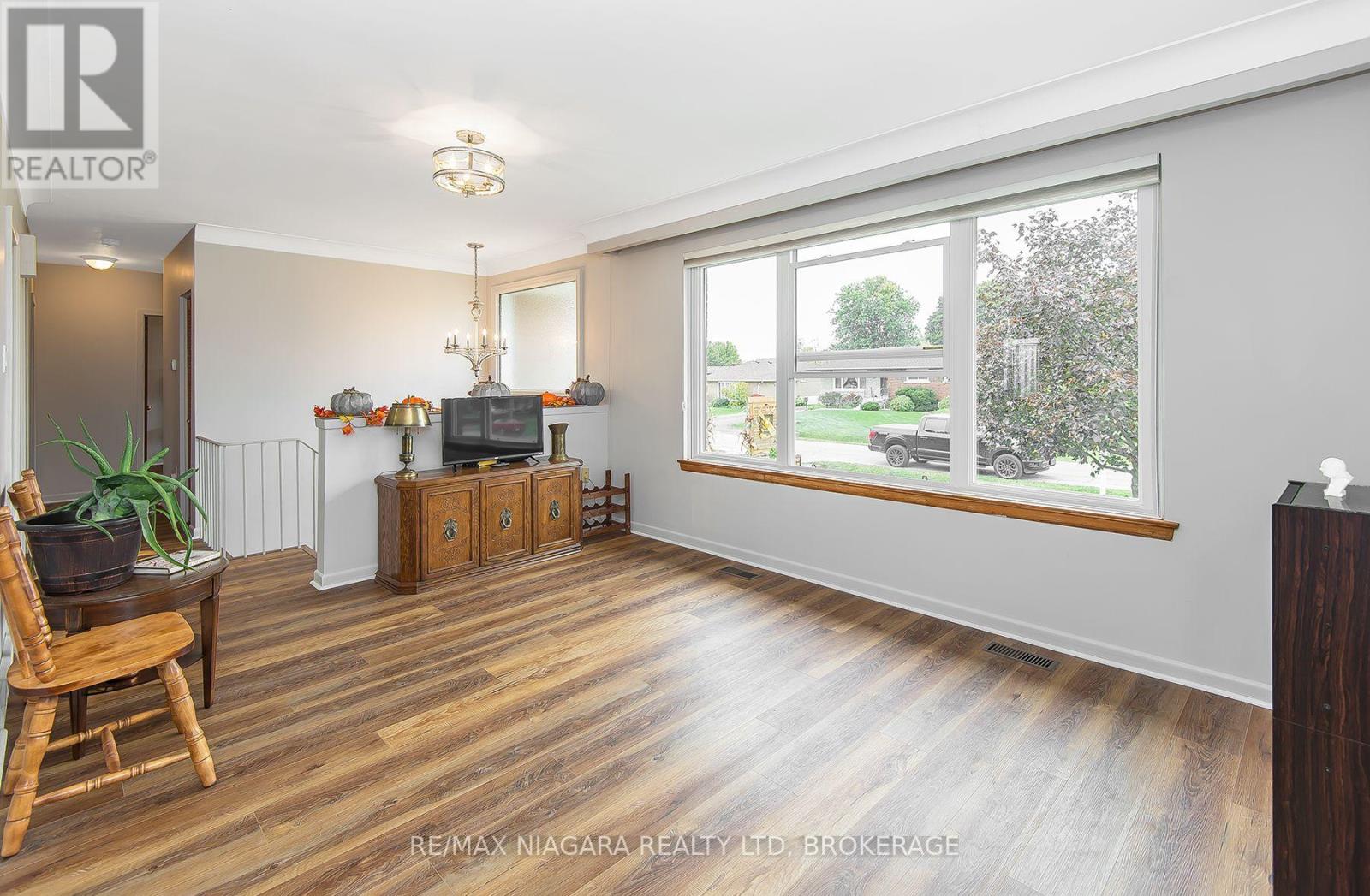 10 First Avenue Property Photo 16