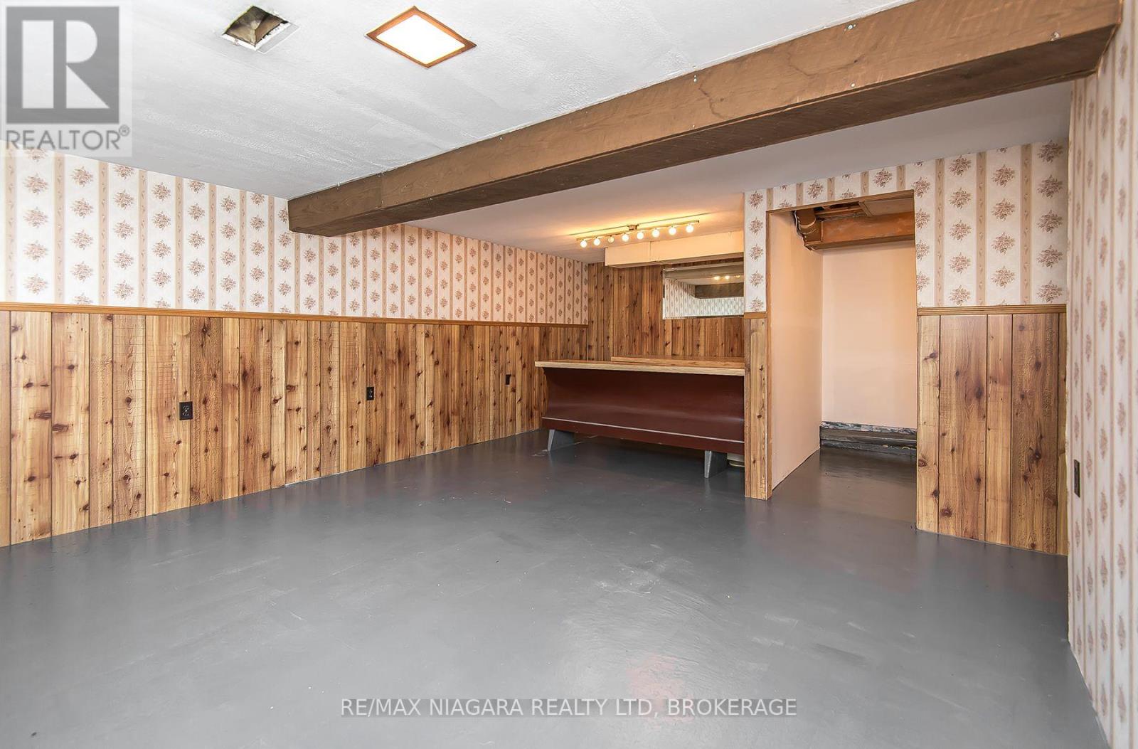 10 First Avenue Property Photo 31